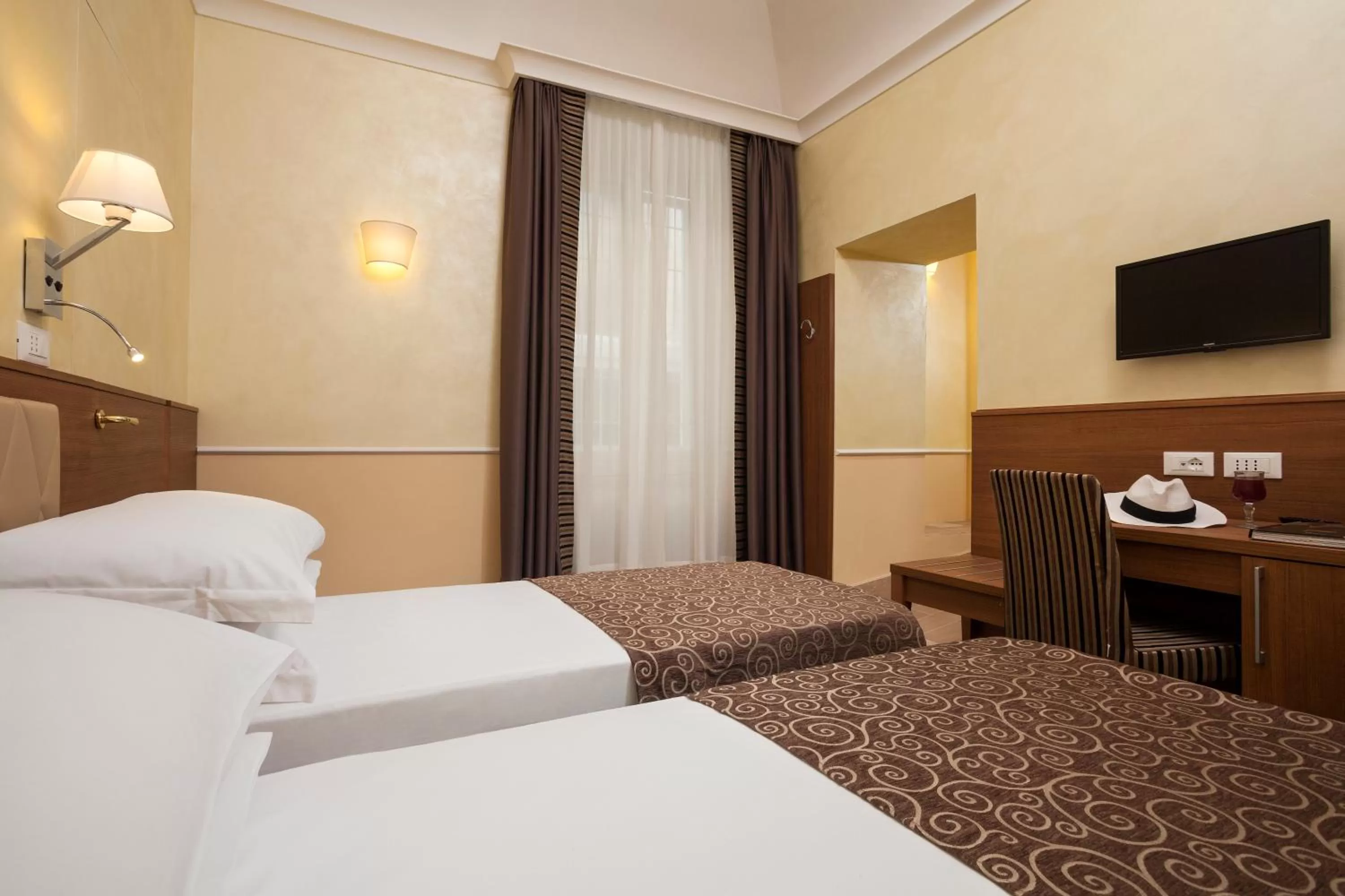 Bedroom, Bed in Hotel Kennedy