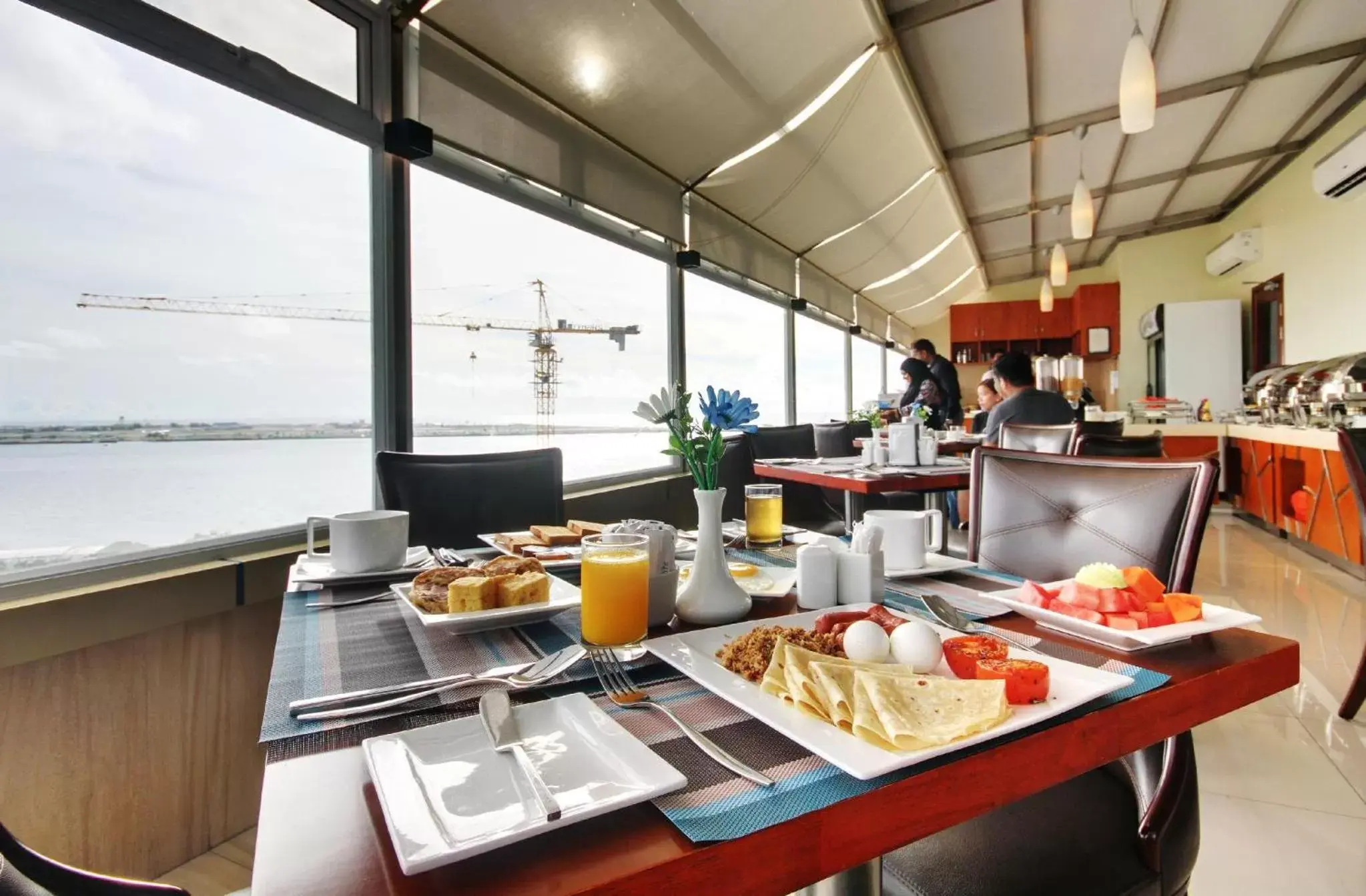 Restaurant/places to eat in Unima Grand Restaurant/places to eat in Unima Grand