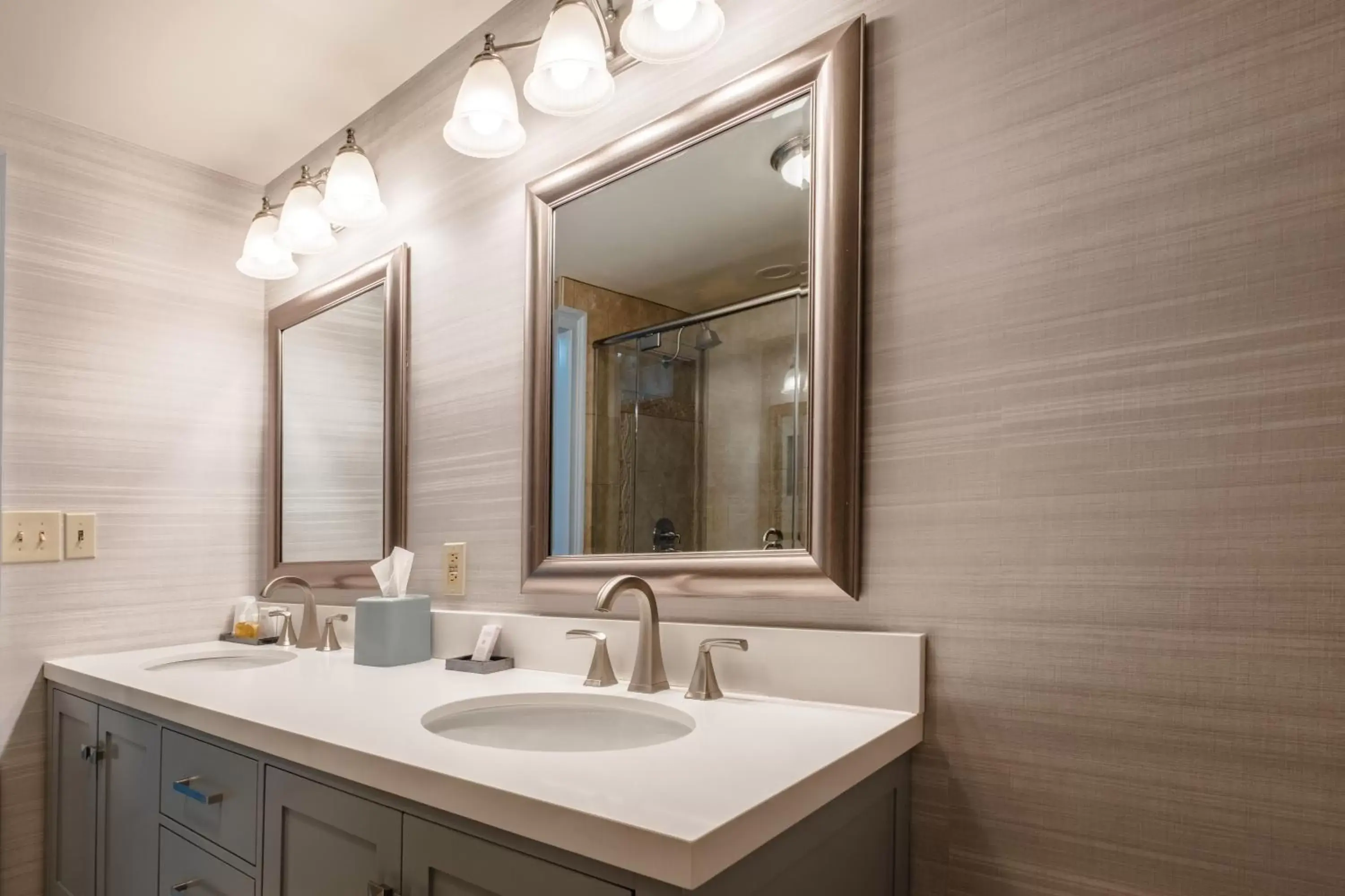 Bathroom in Red Coach Inn