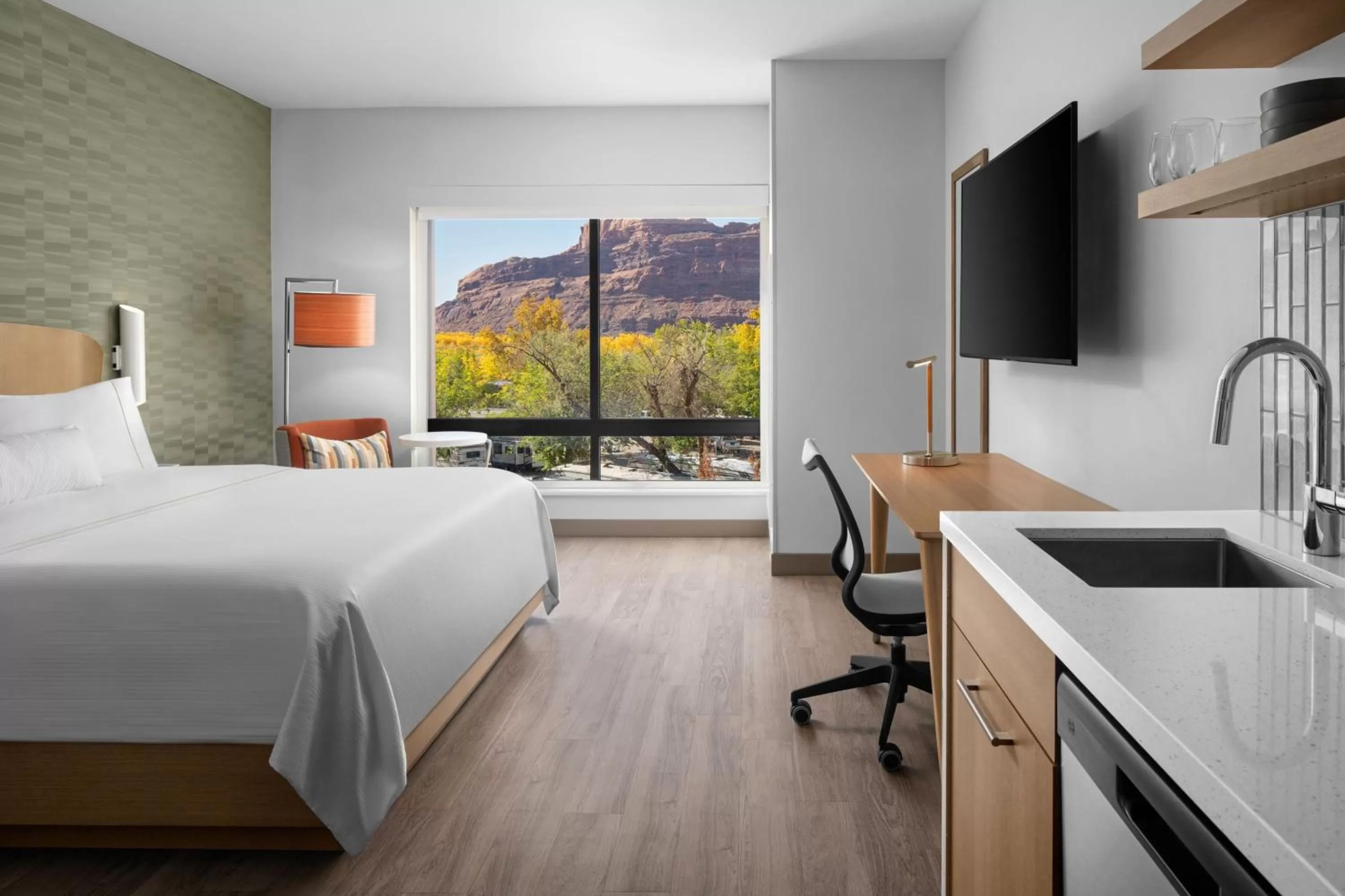 Photo of the whole room, Bed in Element Moab