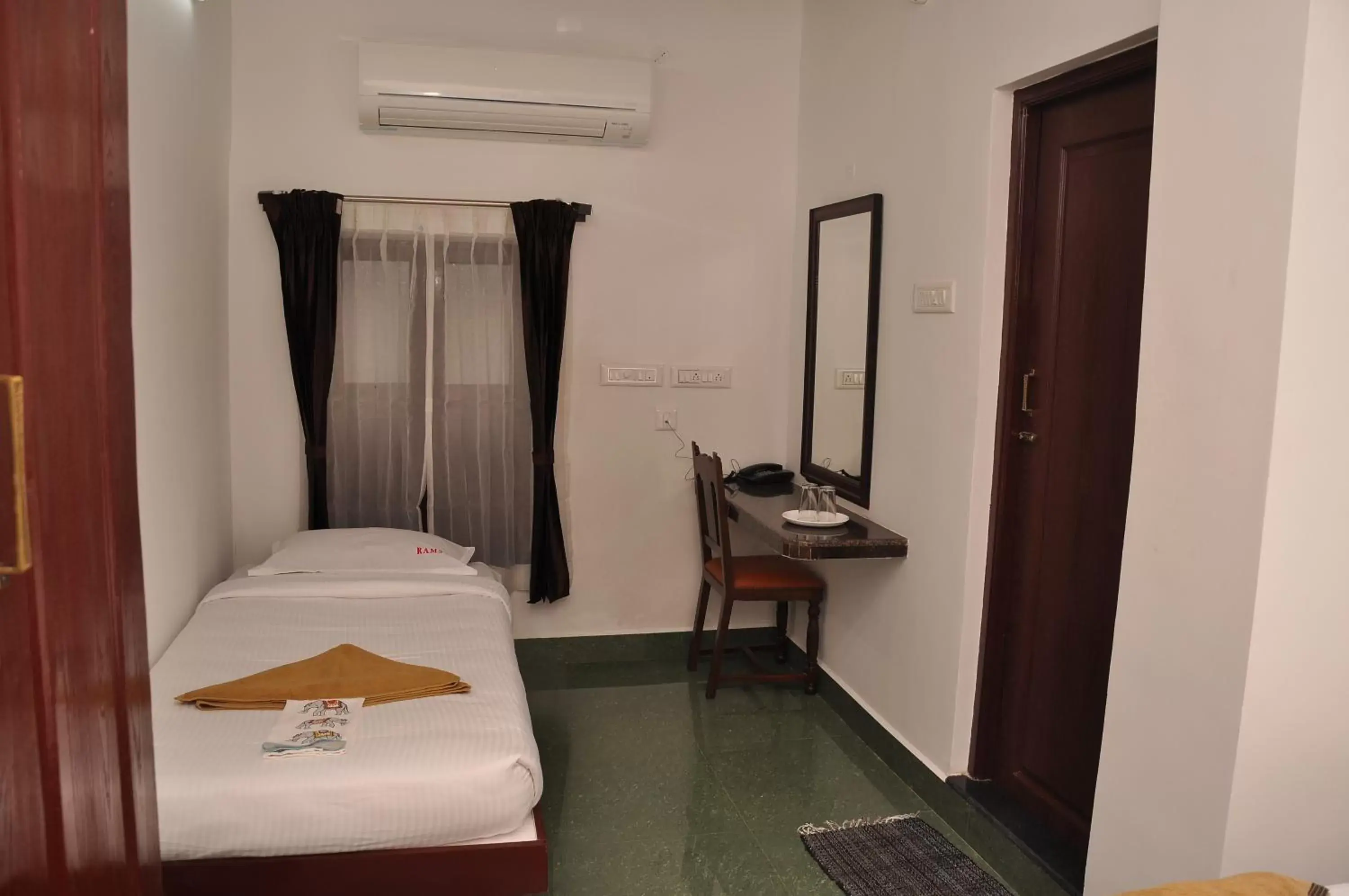 Triple Room in Rams Inn Triple Room in Rams Inn