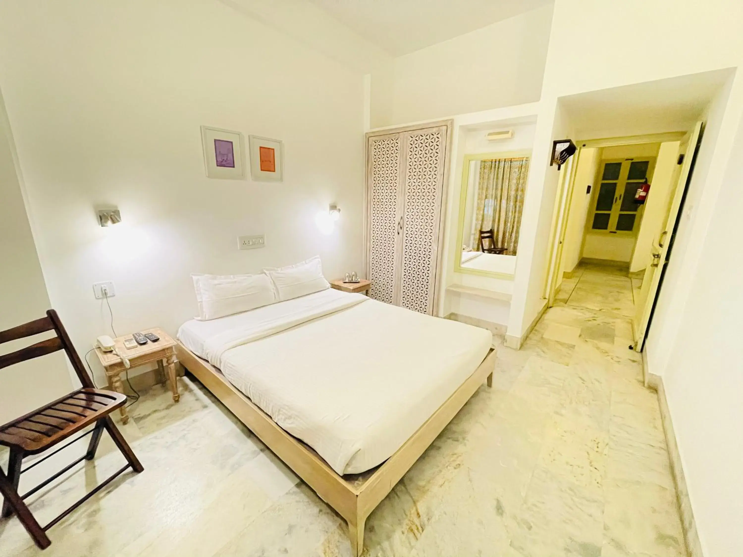 Photo of the whole room, Bed in Jaiwana Haveli Photo of the whole room, Bed in Jaiwana Haveli