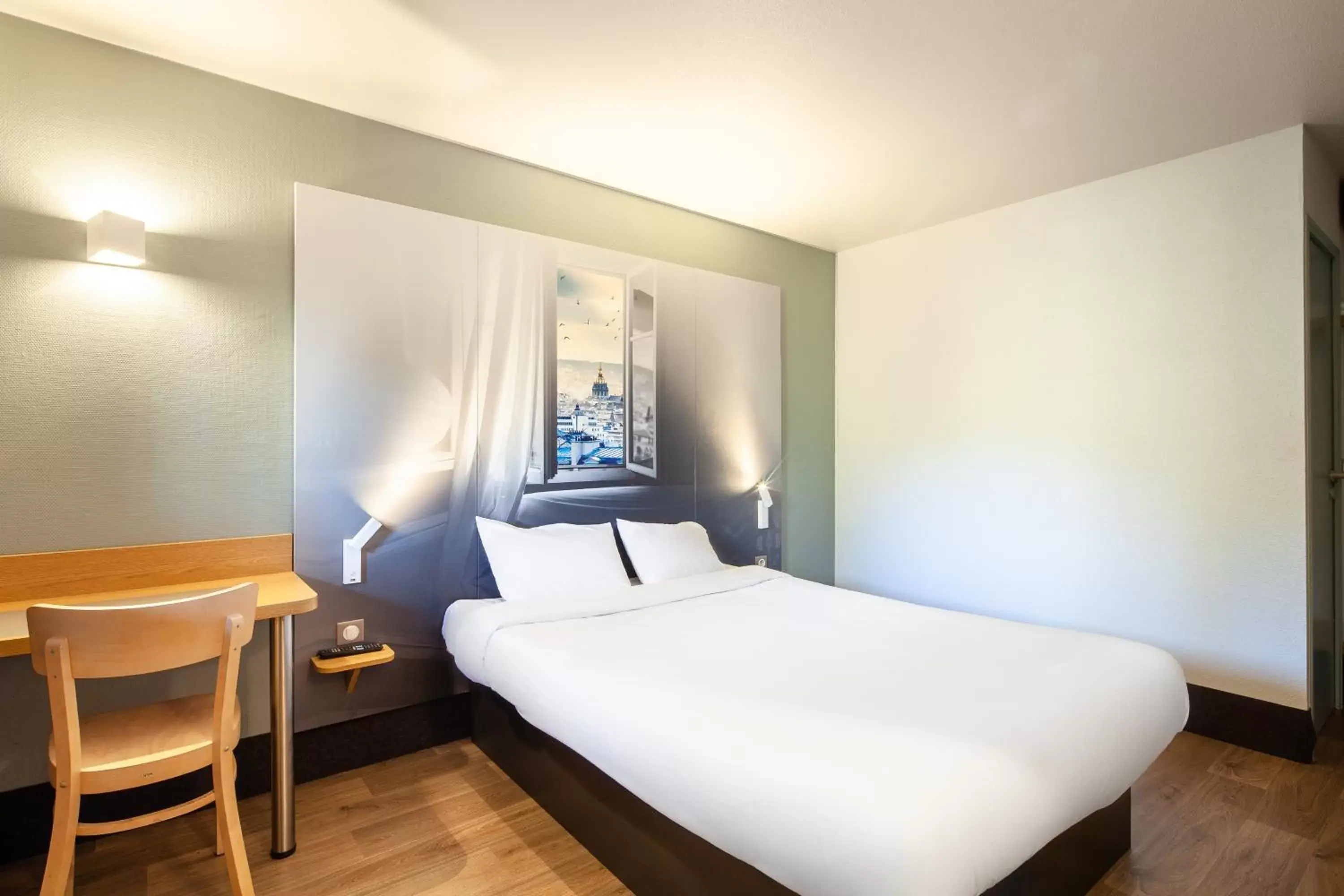 Bedroom, Bed in B&B HOTEL Pontault Combault