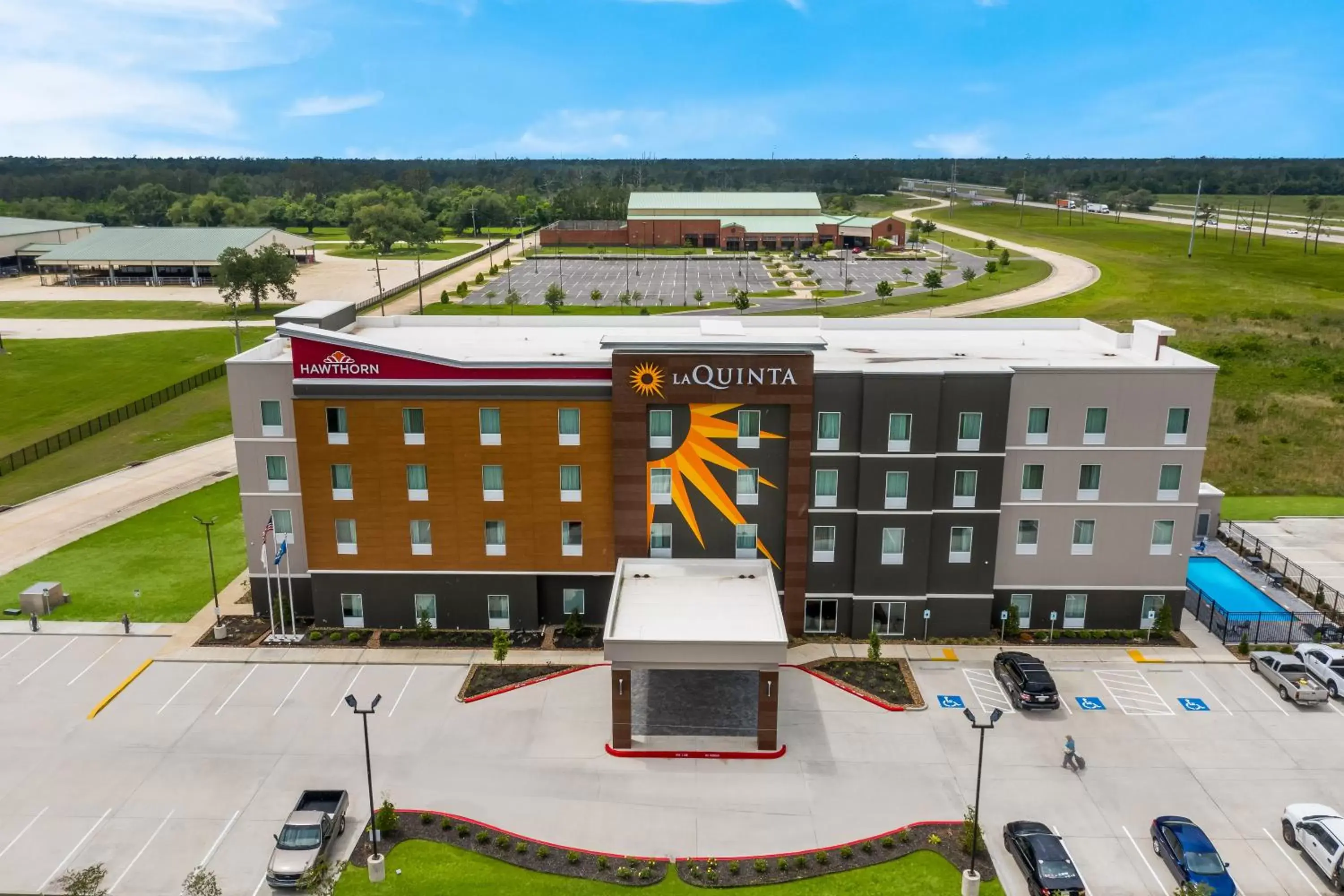 Bird's-eye View in La Quinta Inn & Suites by Wyndham Sulphur