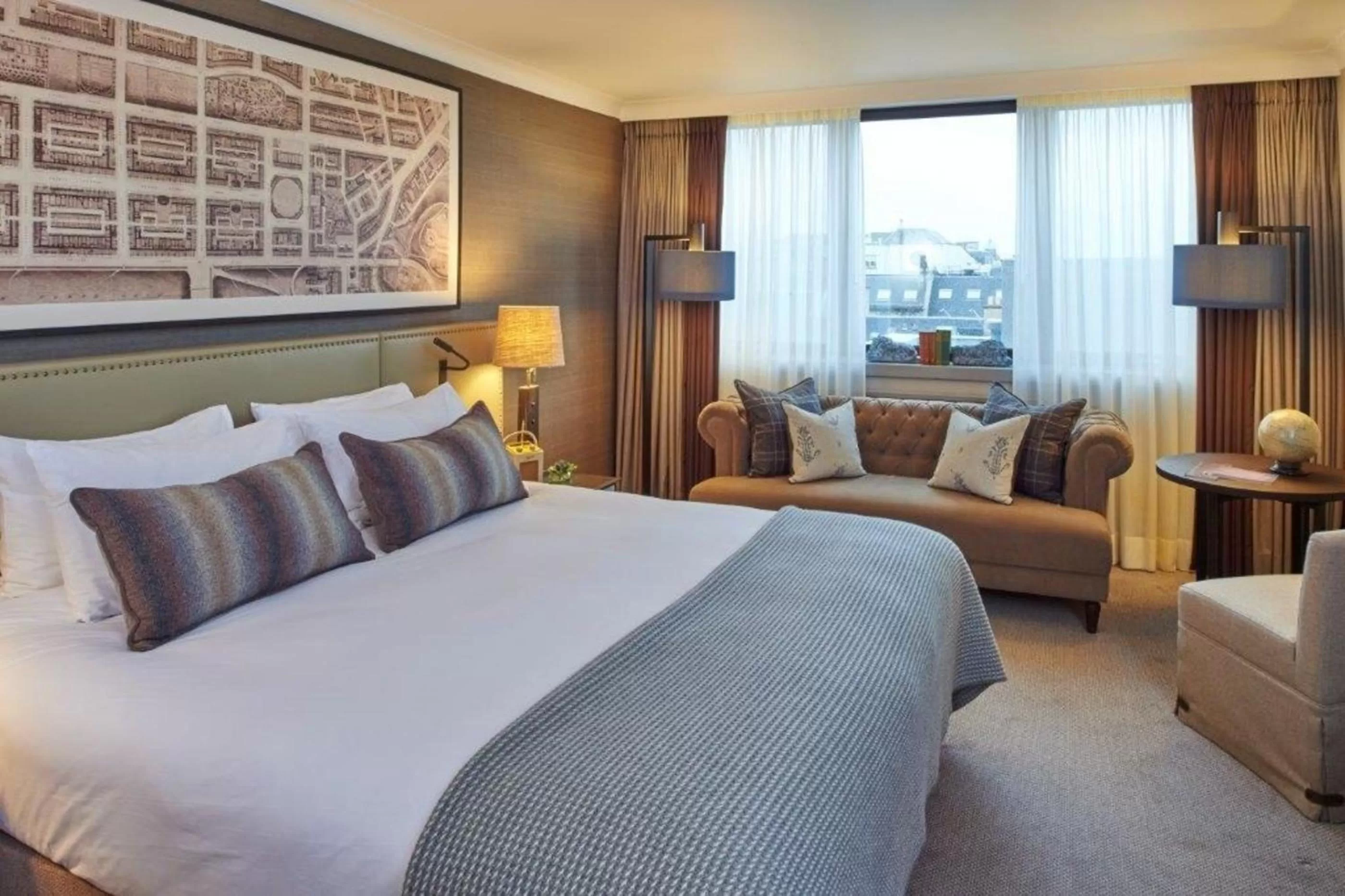 Photo of the whole room, Bed in InterContinental Edinburgh The George by IHG