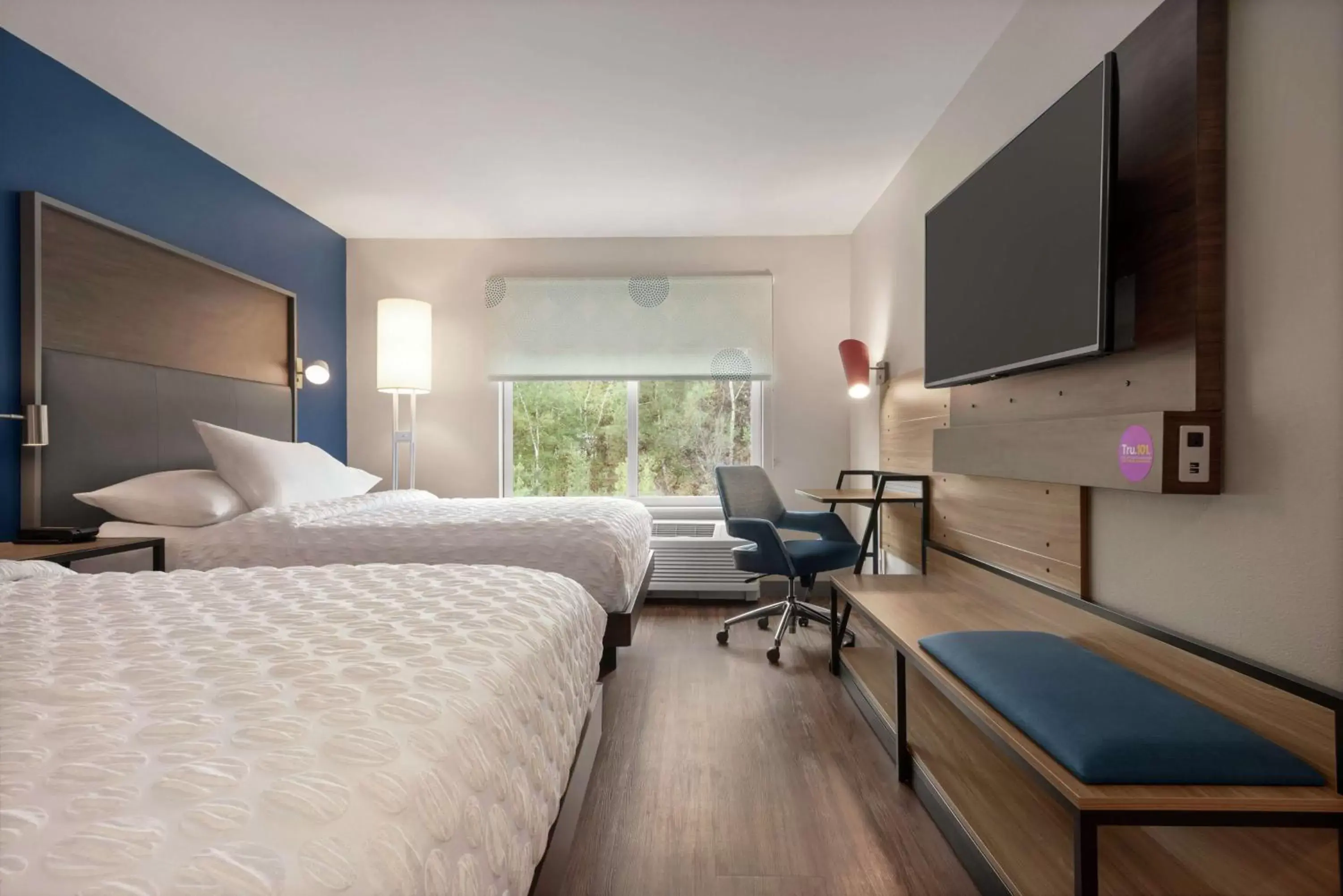 Queen Room with Two Queen Beds in Tru By Hilton Duluth Mall Area Queen Room with Two Queen Beds in Tru By Hilton Duluth Mall Area