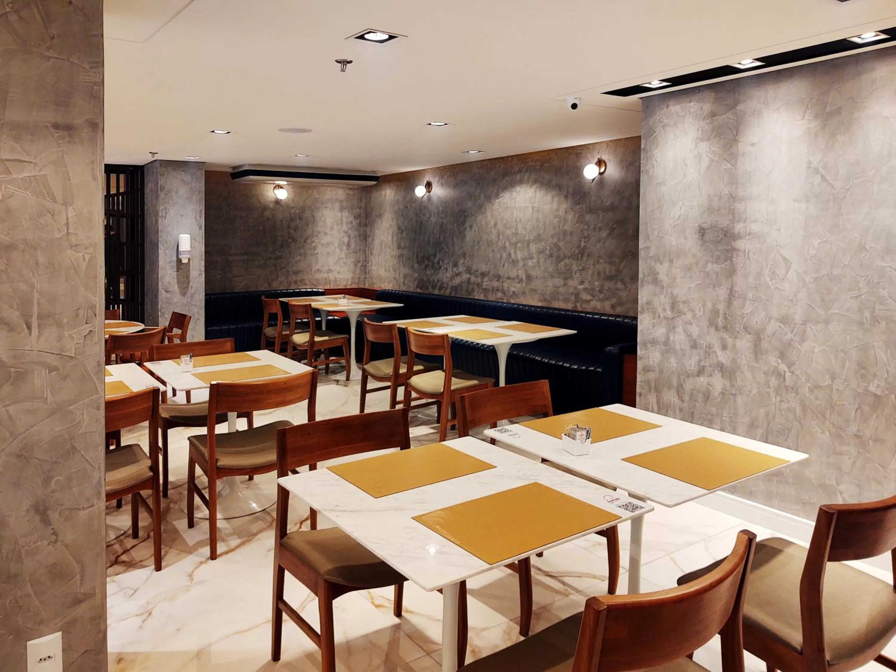 Restaurant/places to eat in Lets Idea Brasília Hotel