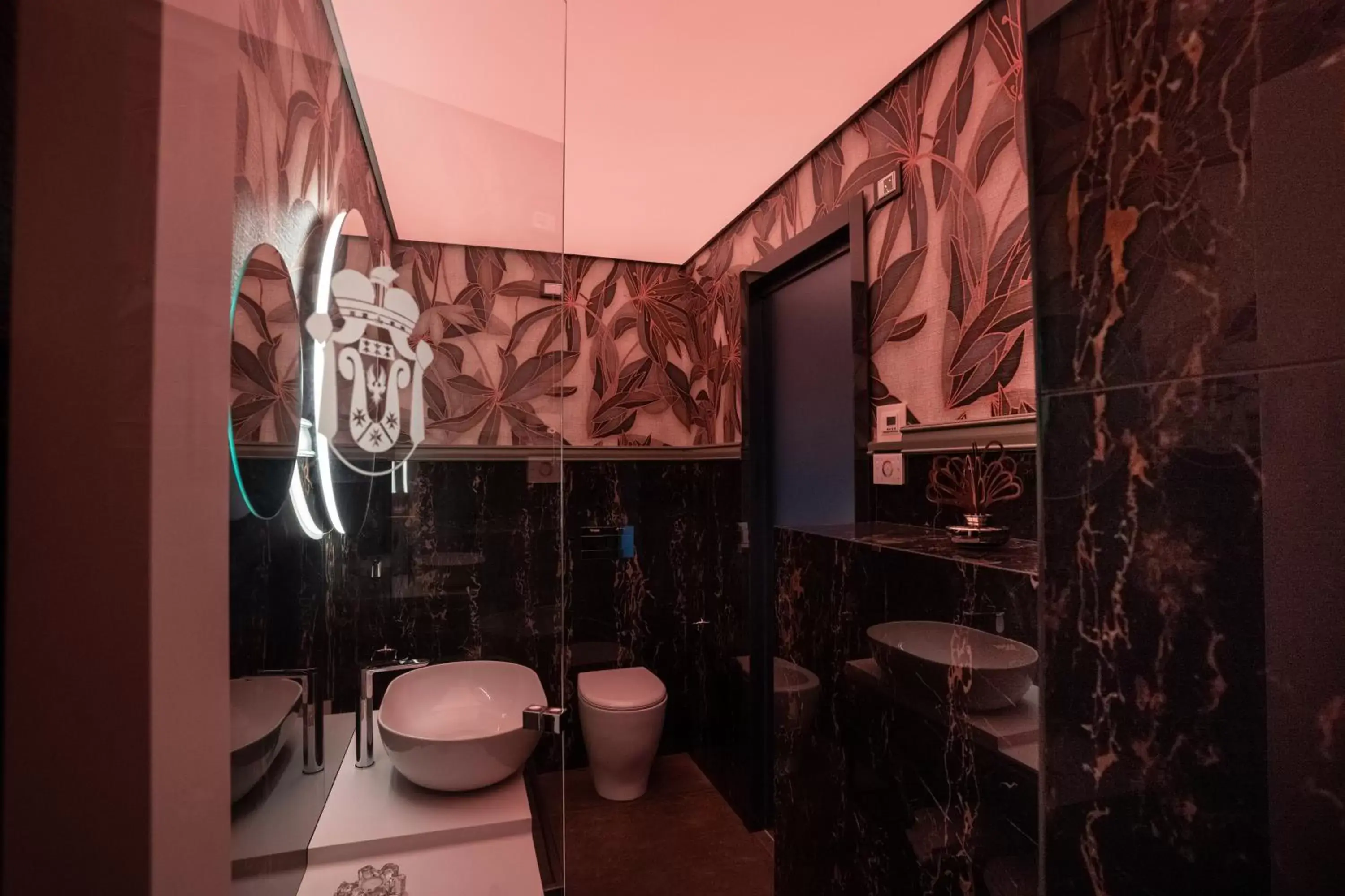 Bathroom in Lo Stemma Luxury Hotel