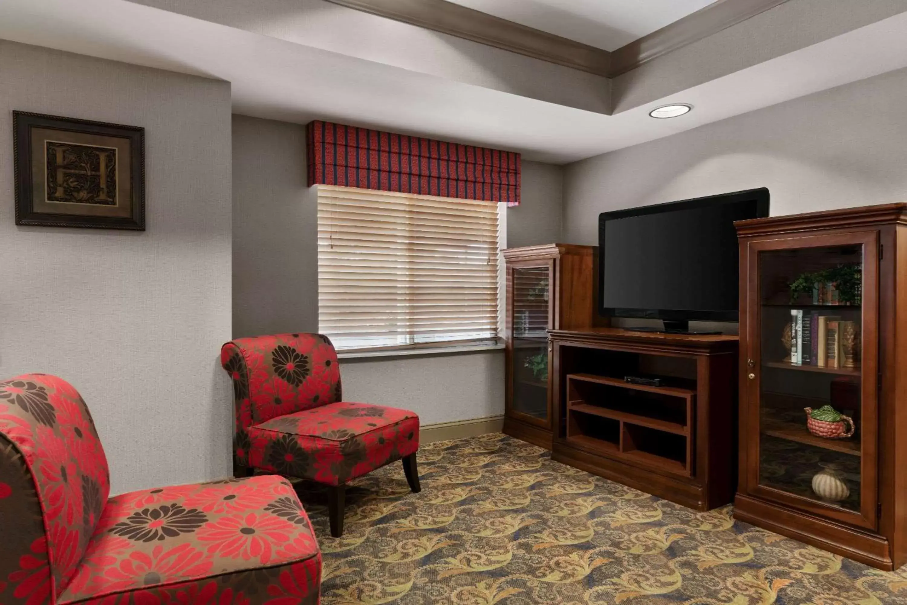 Entertainment, Seating Area in Hawthorn Suites by Wyndham Lancaster