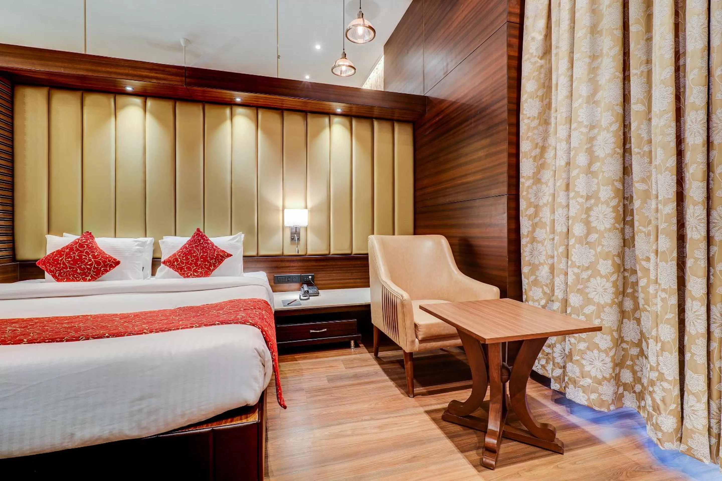 Bed in Hotel Gurudev Grand