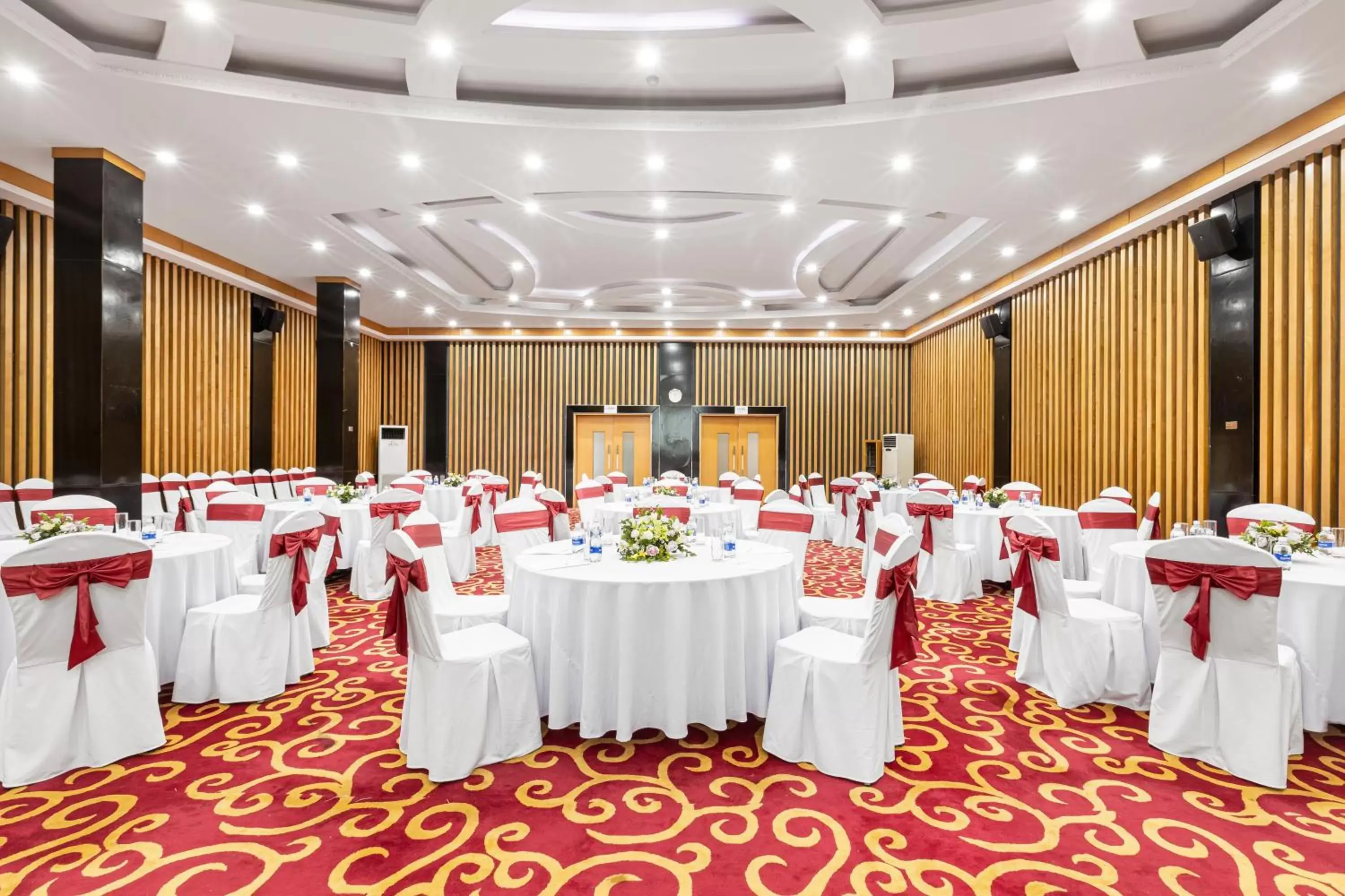 Restaurant/places to eat, Banquet Facilities in Bao Son International Hotel