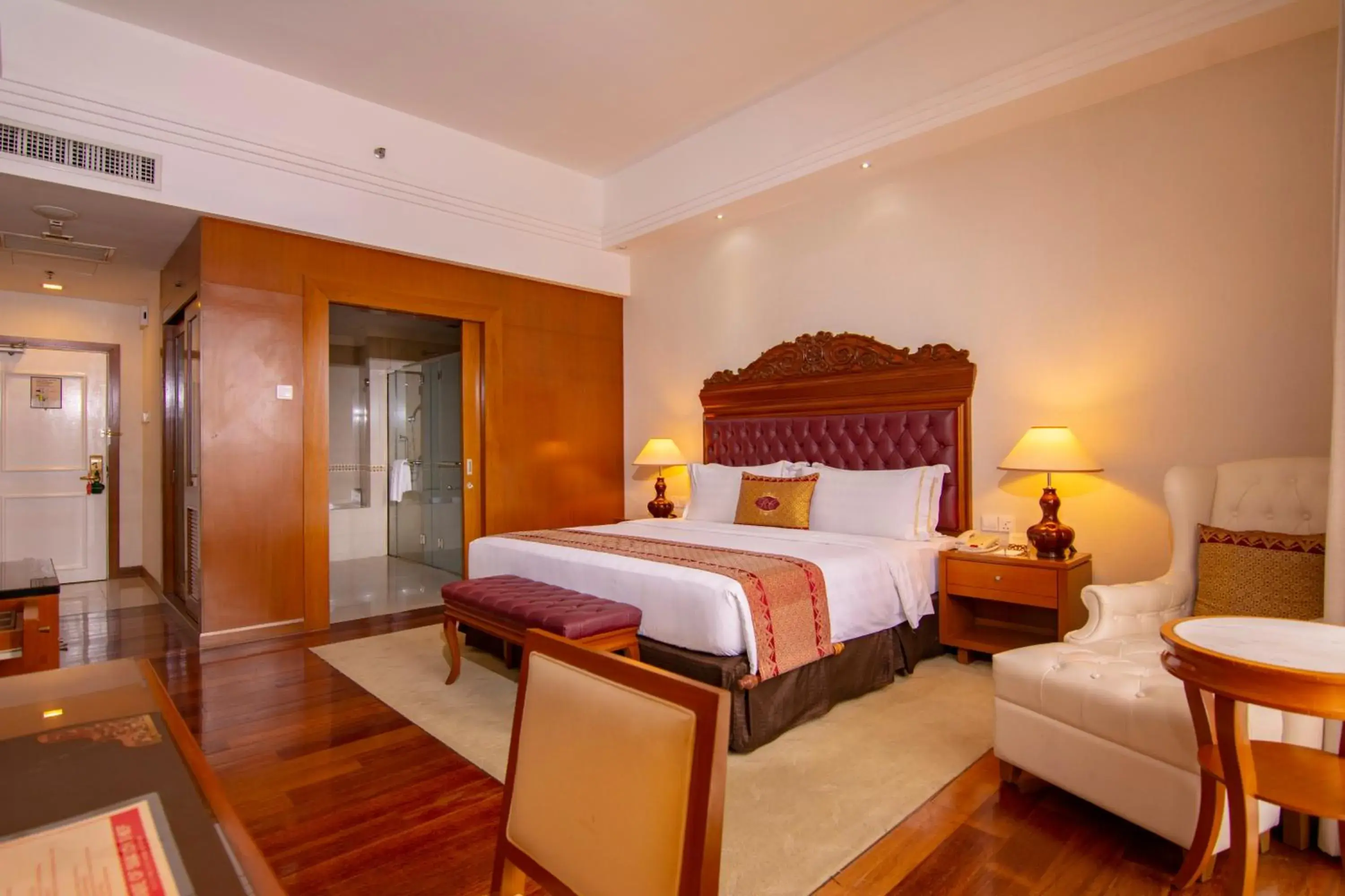 Bedroom, Bed in Royale Chulan Kuala Lumpur