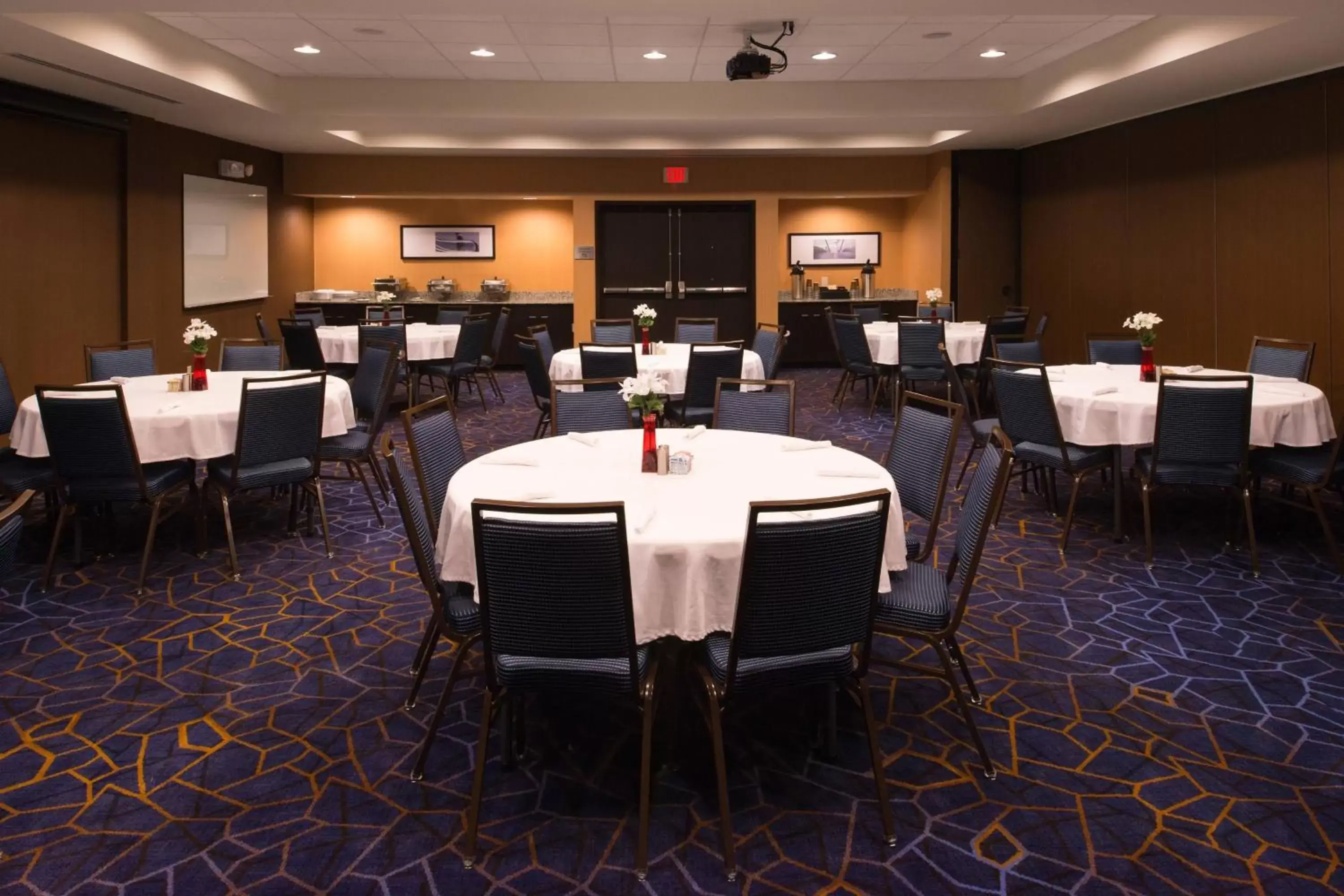 Meeting/conference room, Restaurant/Places to Eat in Courtyard by Marriott Hot Springs