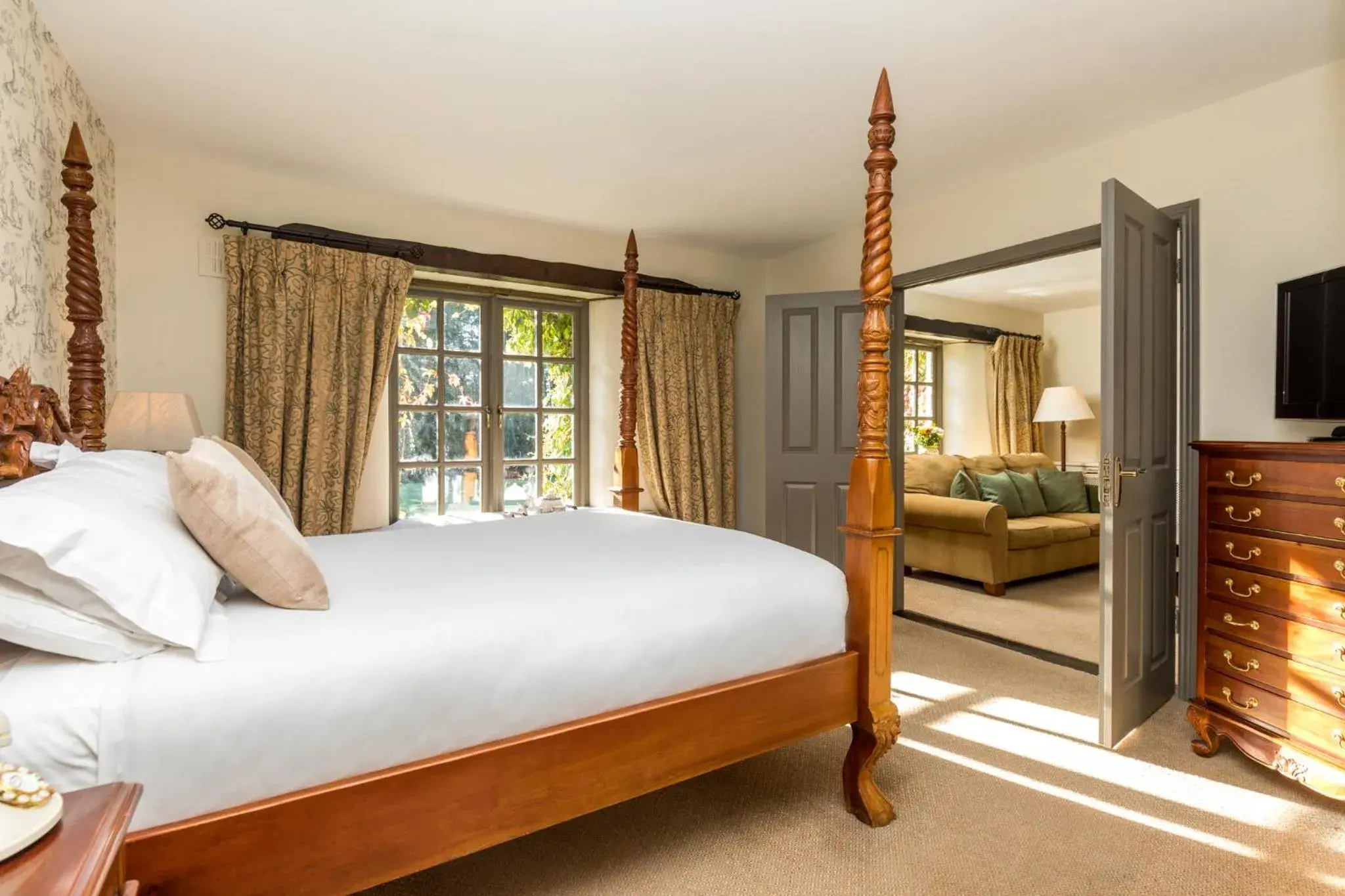 Bedroom, Bed in BrookLodge & Macreddin Village