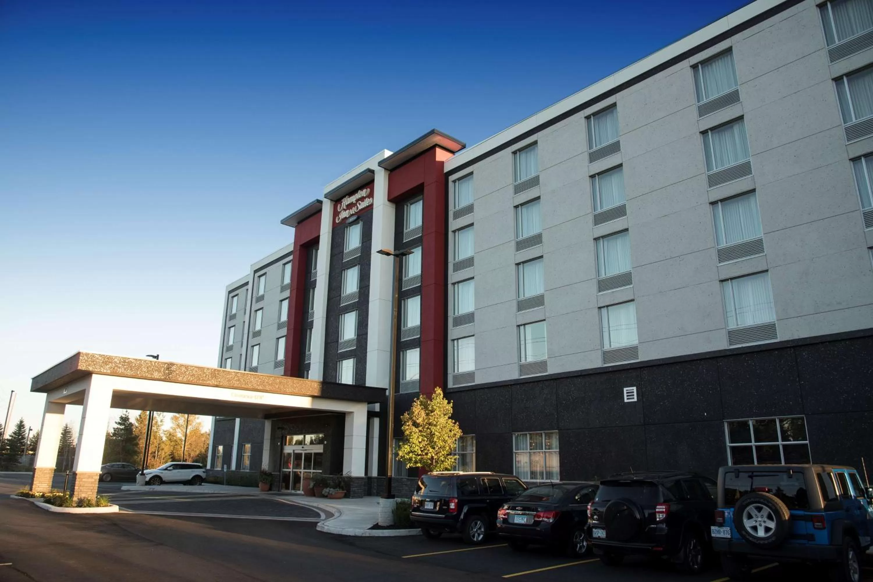 Property building in Hampton Inn & Suites by Hilton Thunder Bay