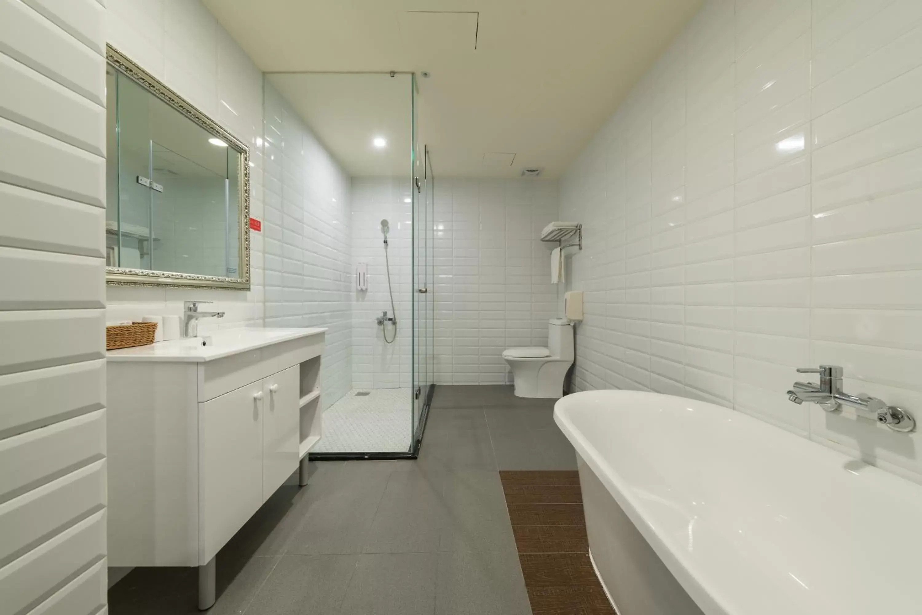 Shower, Bathroom in Skyone Hotel