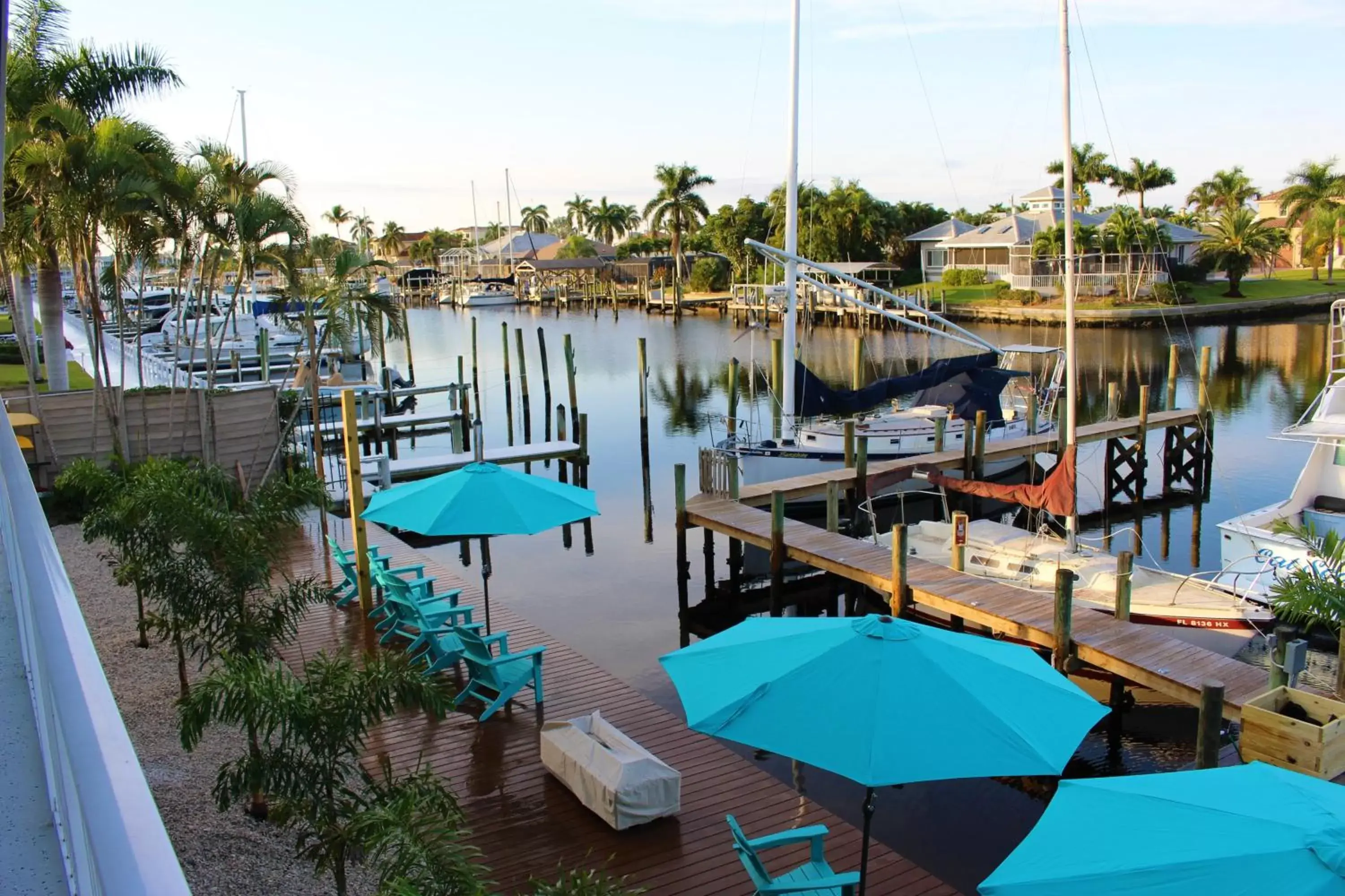 Restaurant/places to eat, Pool View in Latitude 26 Waterfront Boutique Resort - Fort Myers Beach