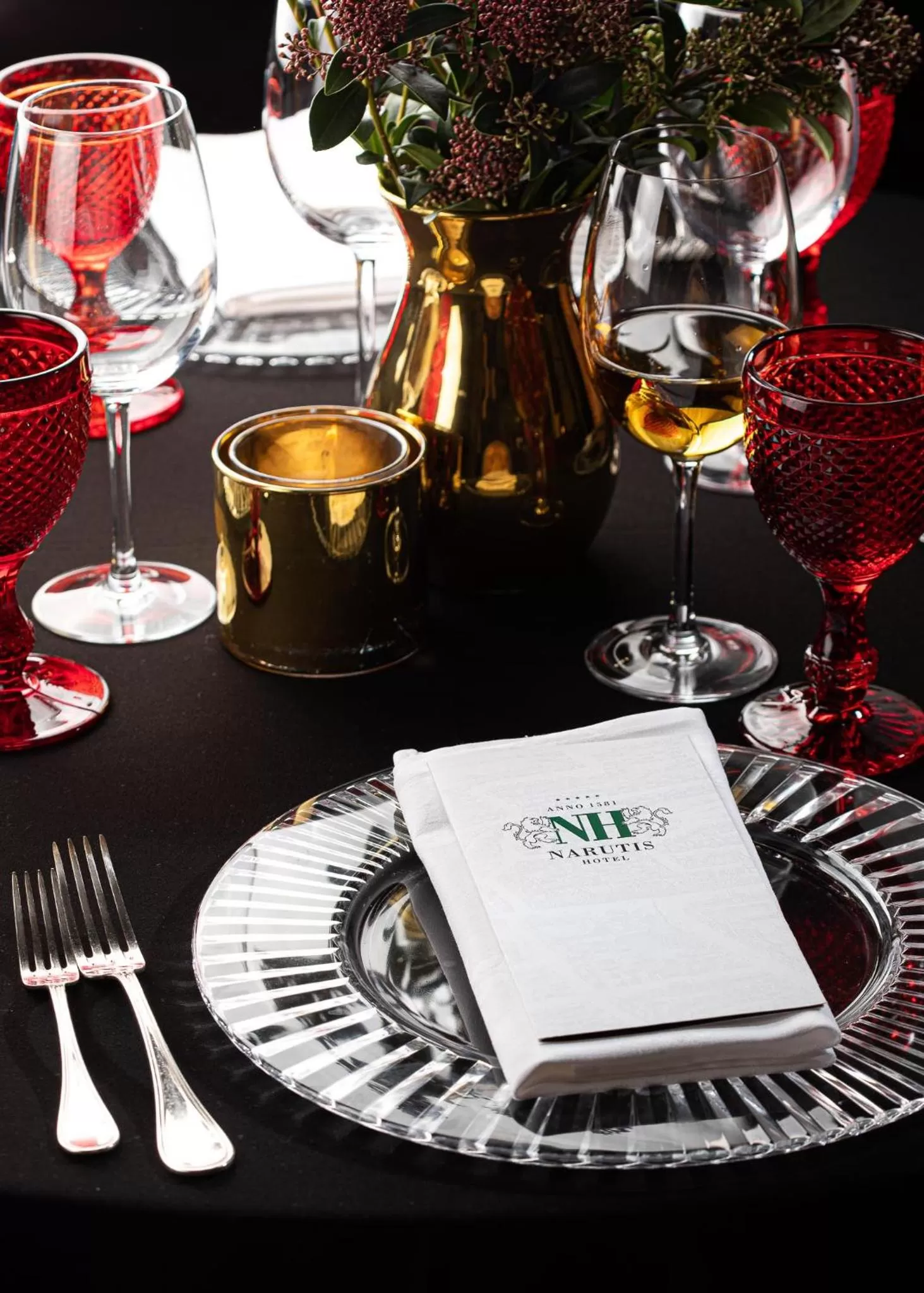 Food and drinks in NARUTIS Hotel - Small Luxury Hotels of The World