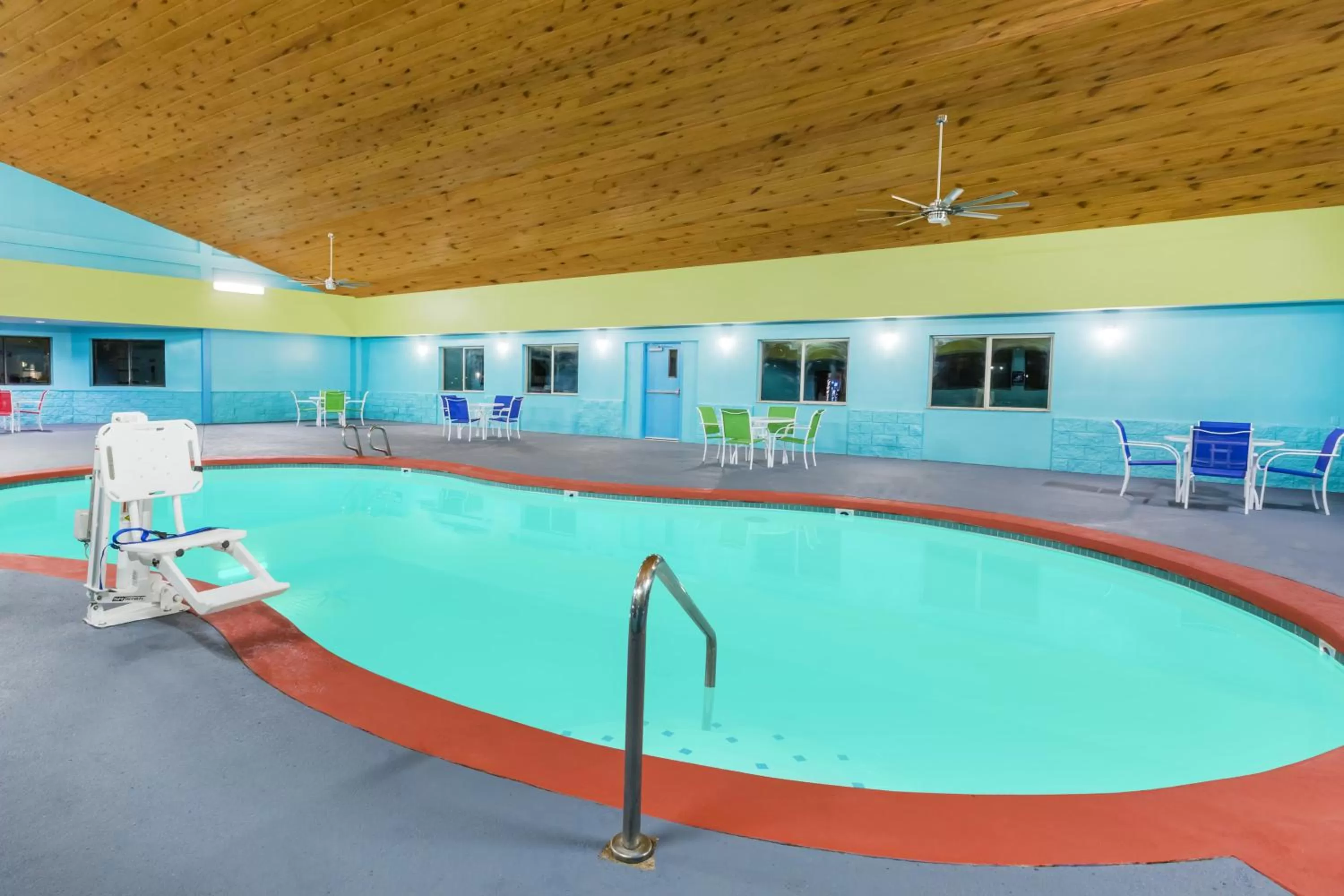 Swimming pool in Days Inn by Wyndham Clive - West Des Moines