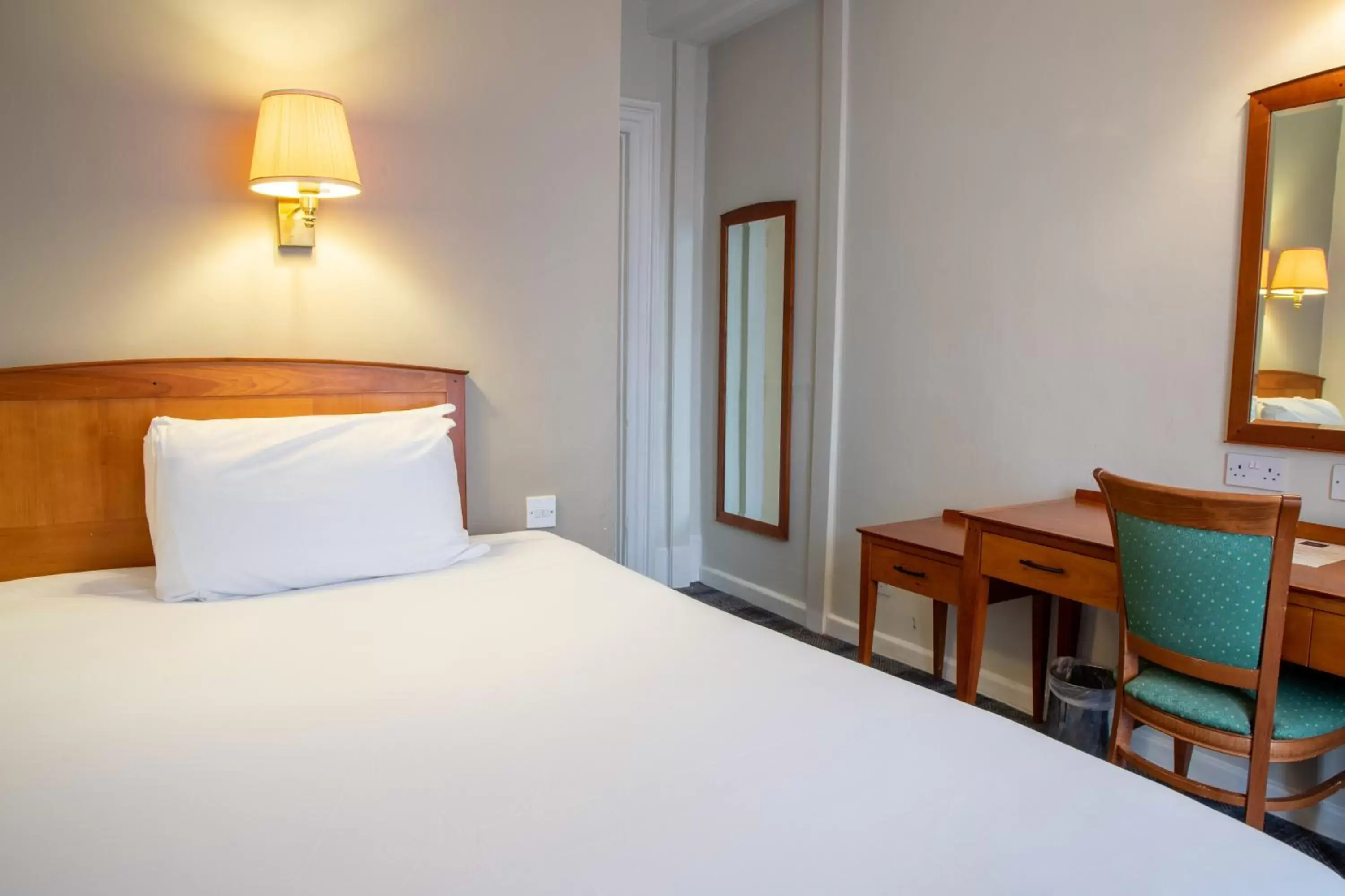Bed in Arnos Manor Hotel