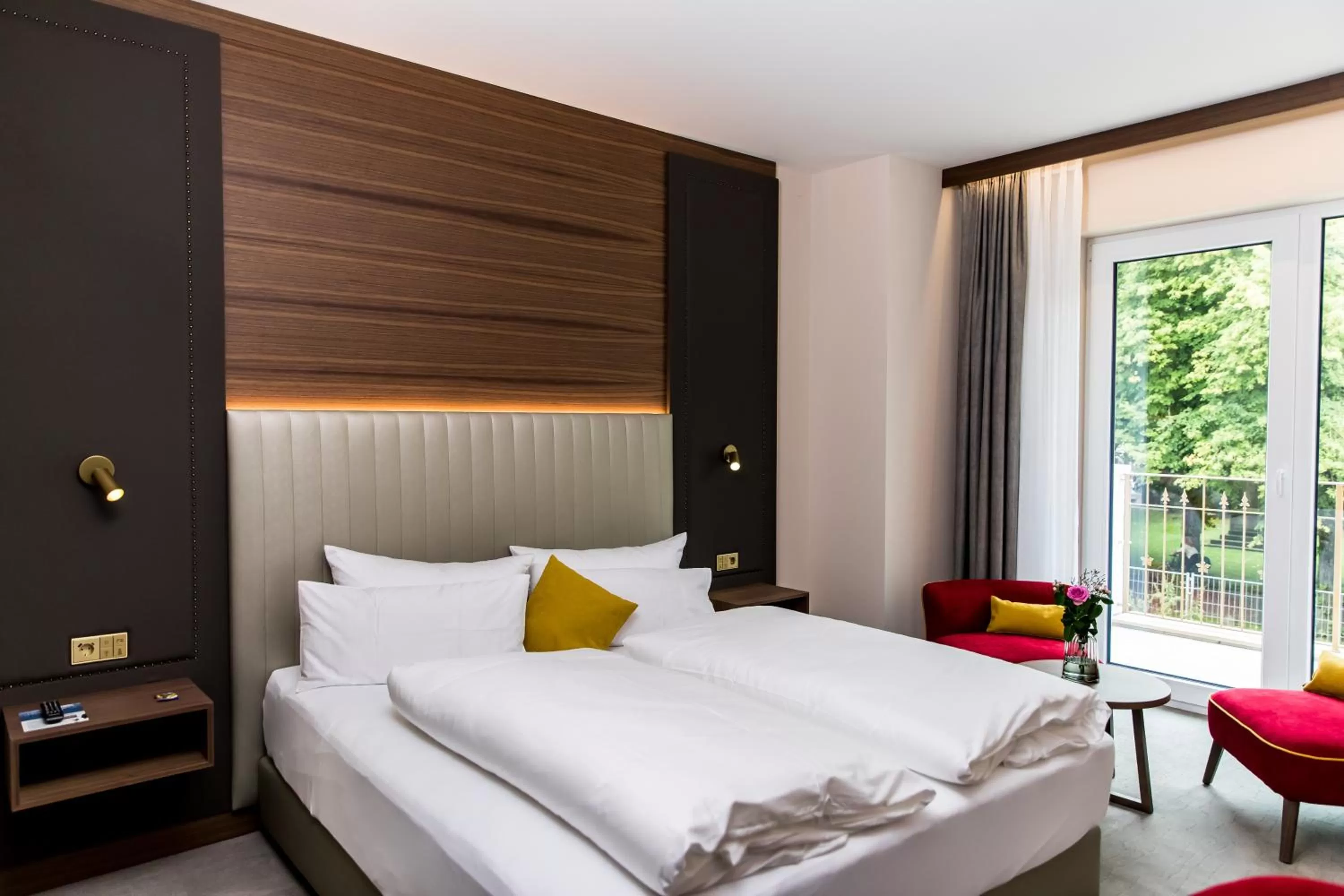 Photo of the whole room, Bed in Hotel Am Schloss Aurich - Schlossresidenz