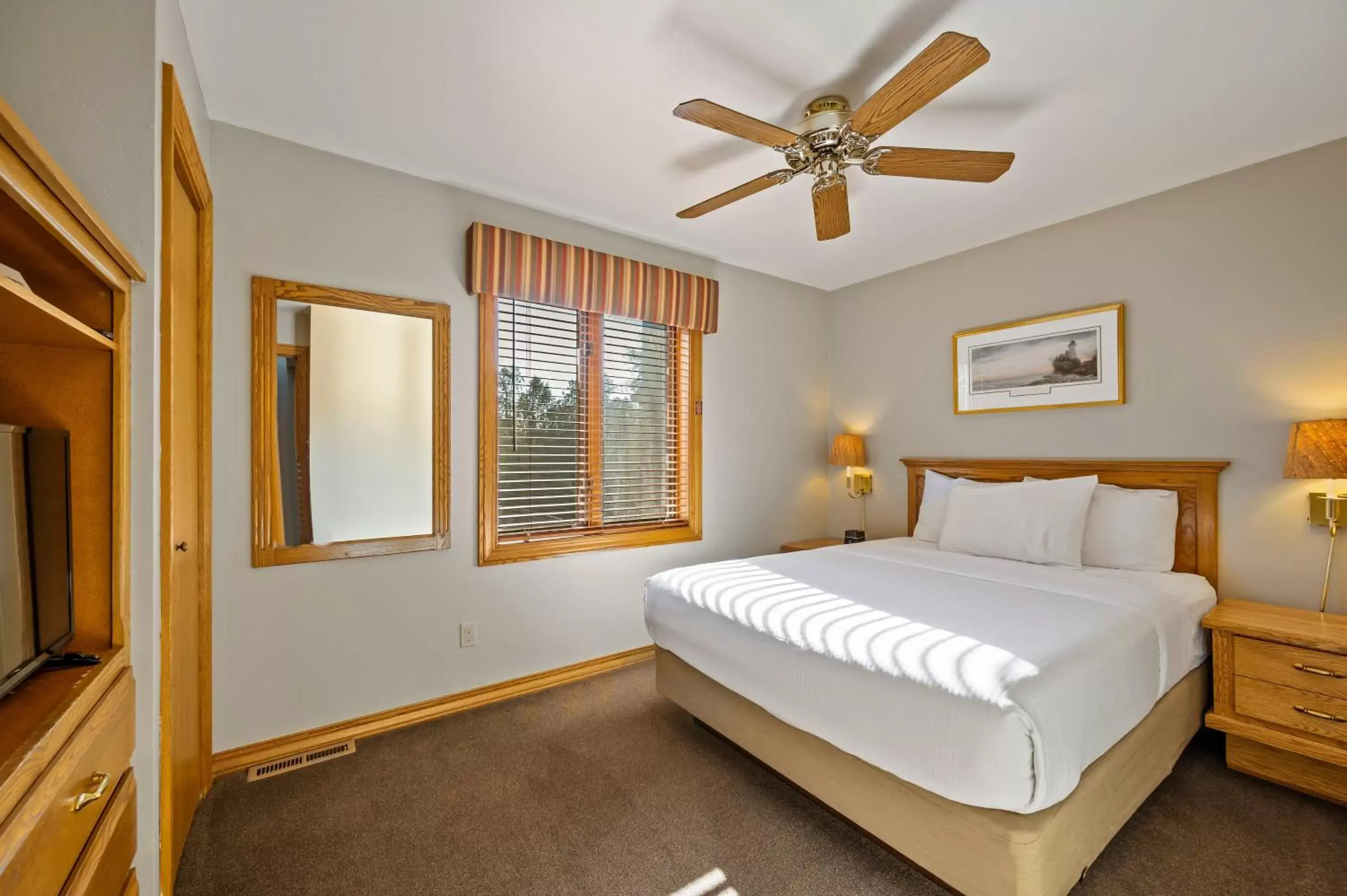 Bed in Evergreen Hill Condominiums