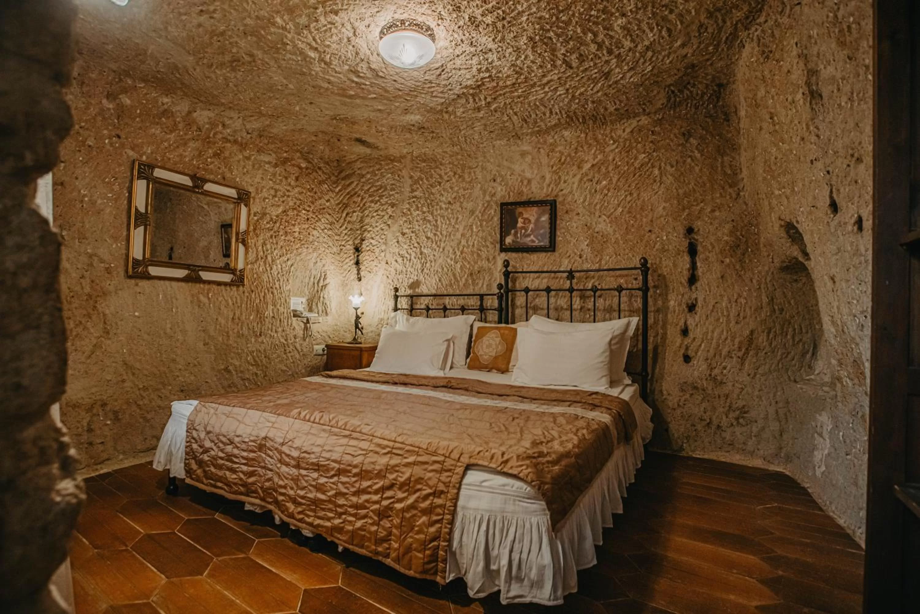 Bed in Melekler Evi Cave Hotel