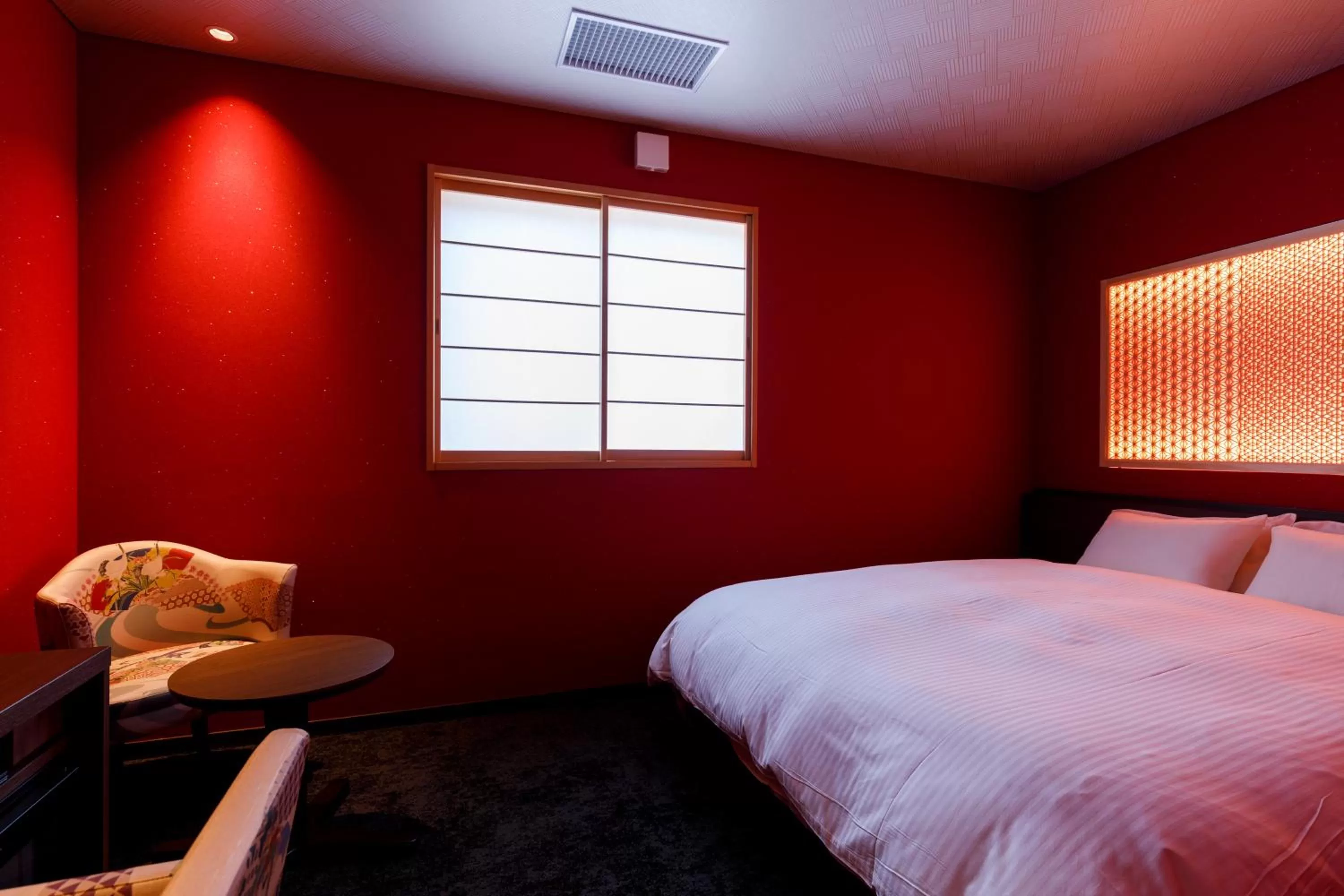 Photo of the whole room, Bed in ひがし茶屋街らしく金沢 Hotel Rashiku kanazawa