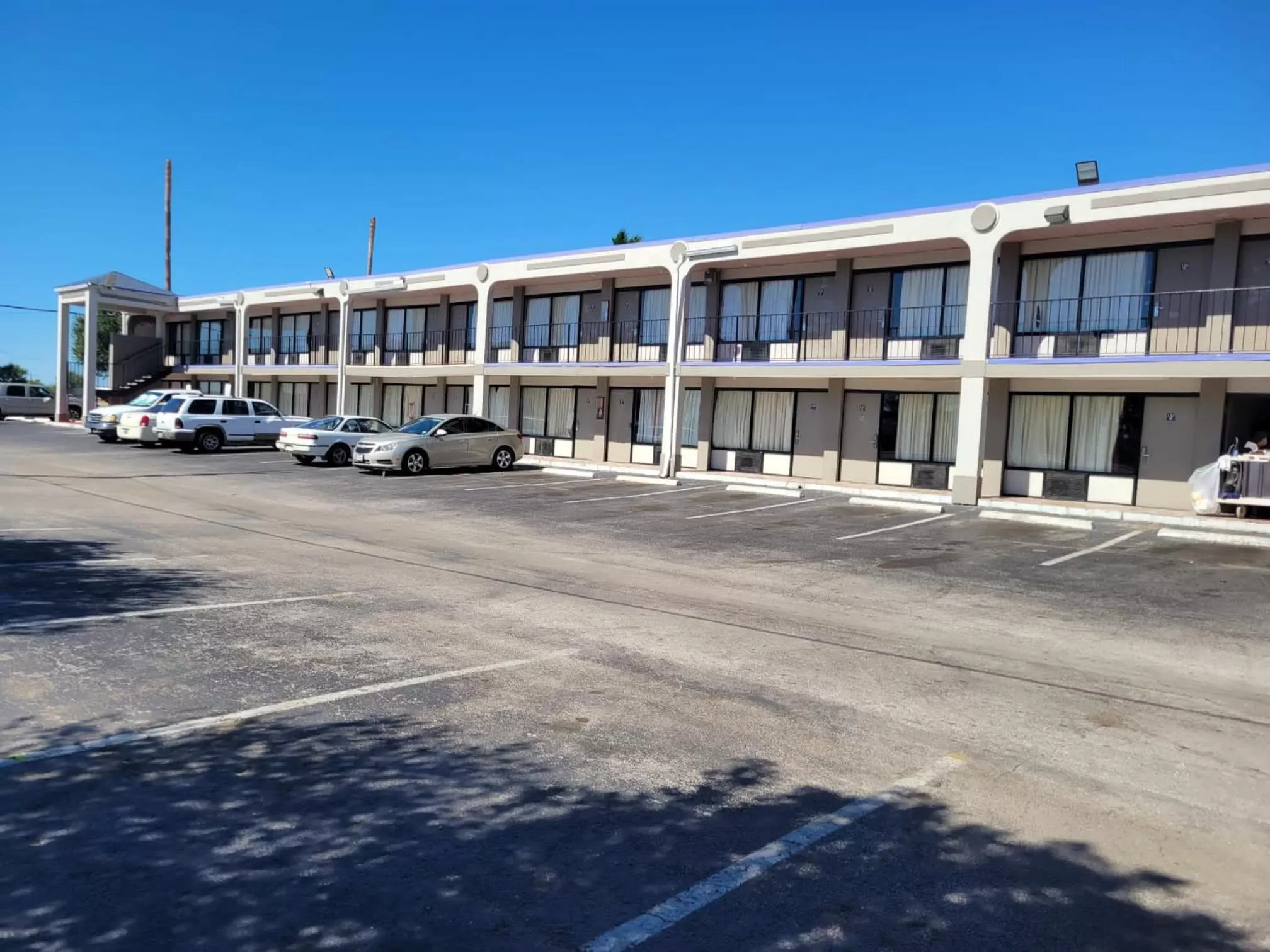 Property building in Knights Inn San Antonio near Frost Bank Center