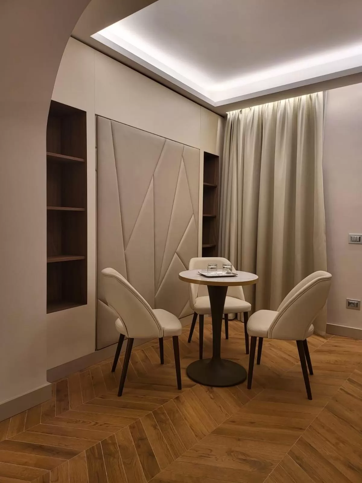 Seating area in Harry's Bar Trevi Hotel & Restaurant