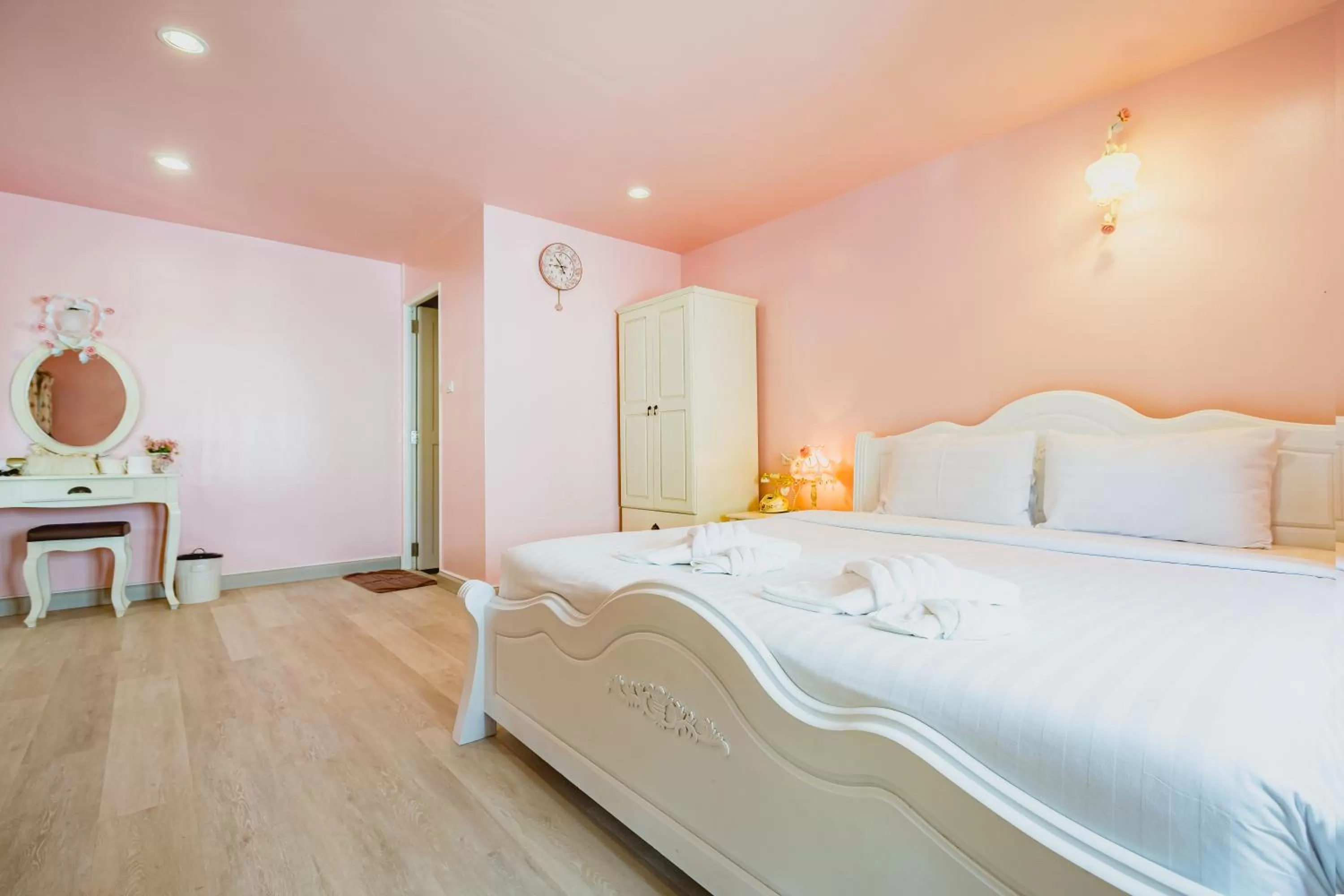 Bed in Sakarin Valley Resort