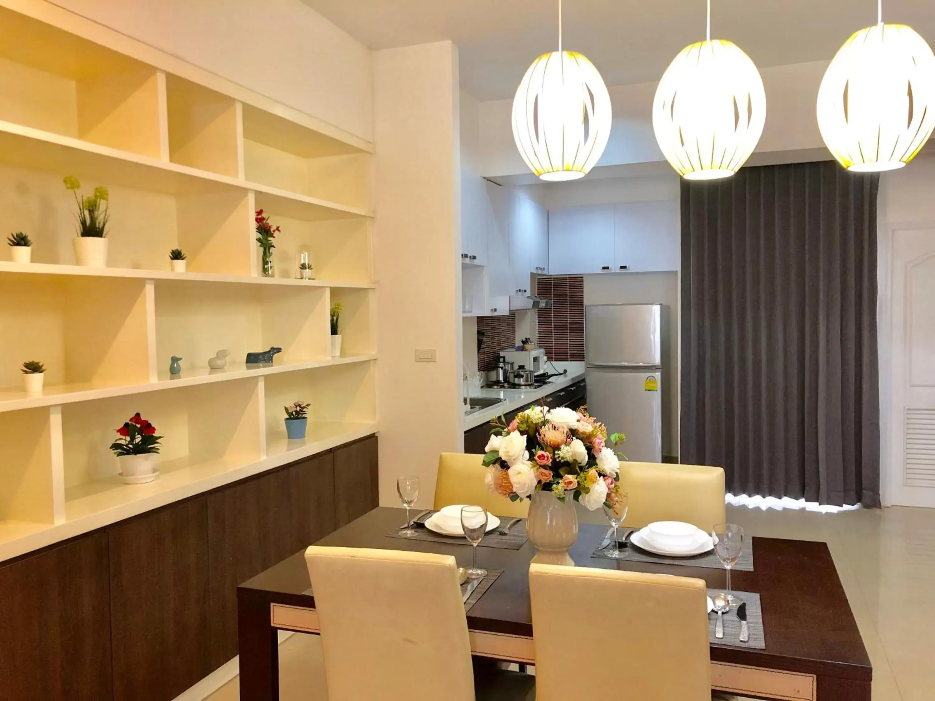 Dining area, Restaurant/Places to Eat in 14 Place Sukhumvit Suites