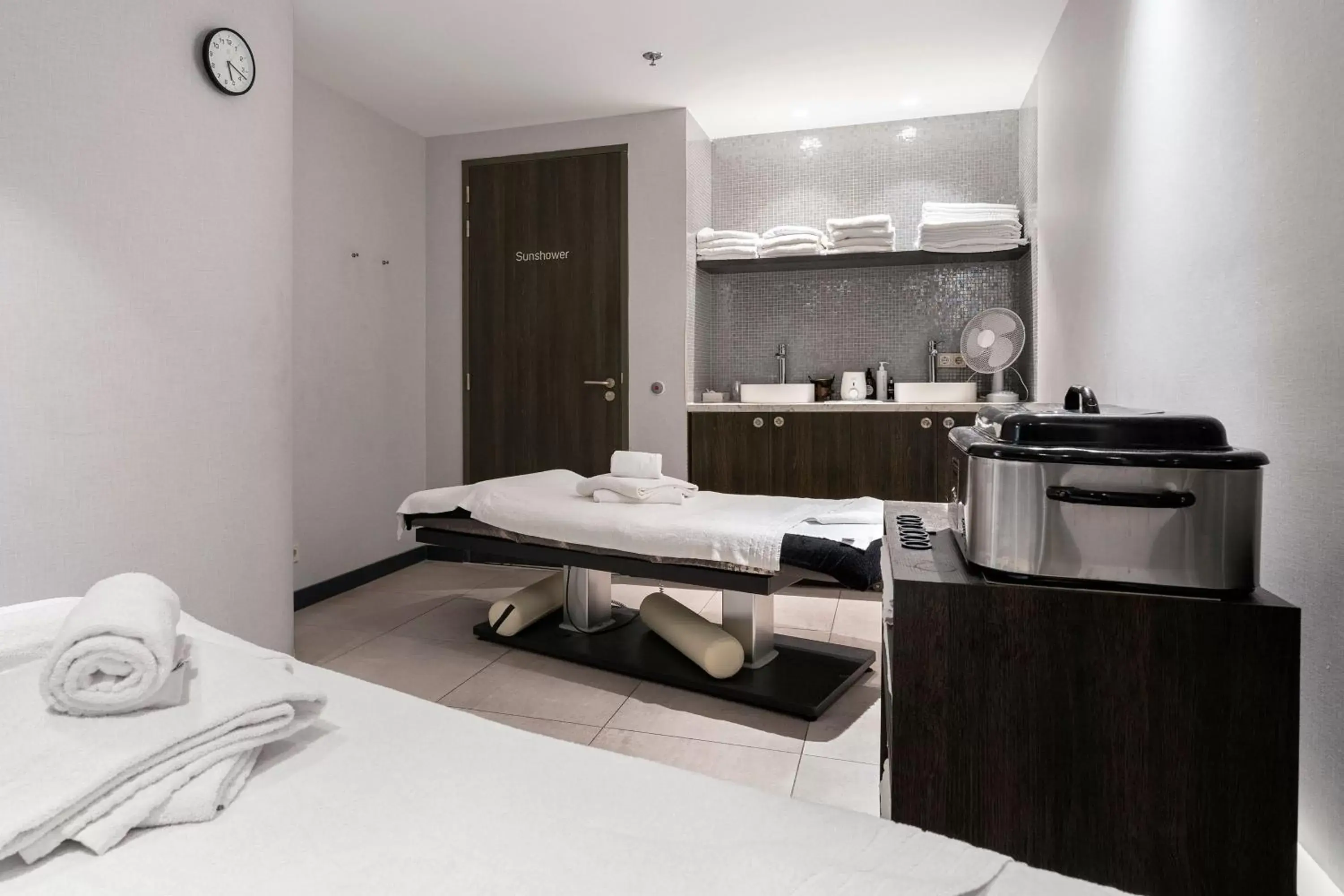 Spa and wellness centre/facilities, Bathroom in Corendon Amsterdam New-West, a Tribute Portfolio Hotel