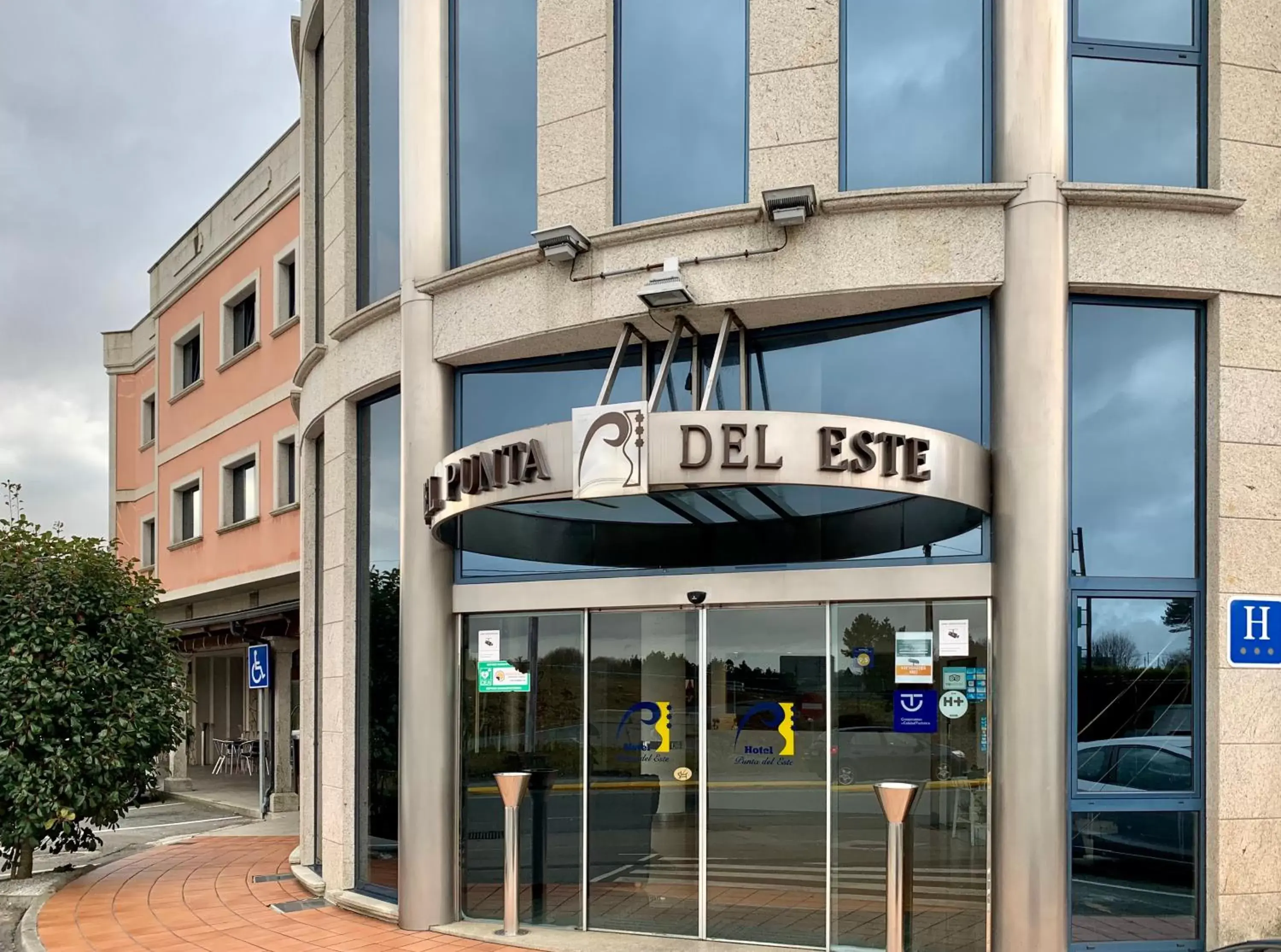 Facade/entrance in Hotel Pensua Punta del Este