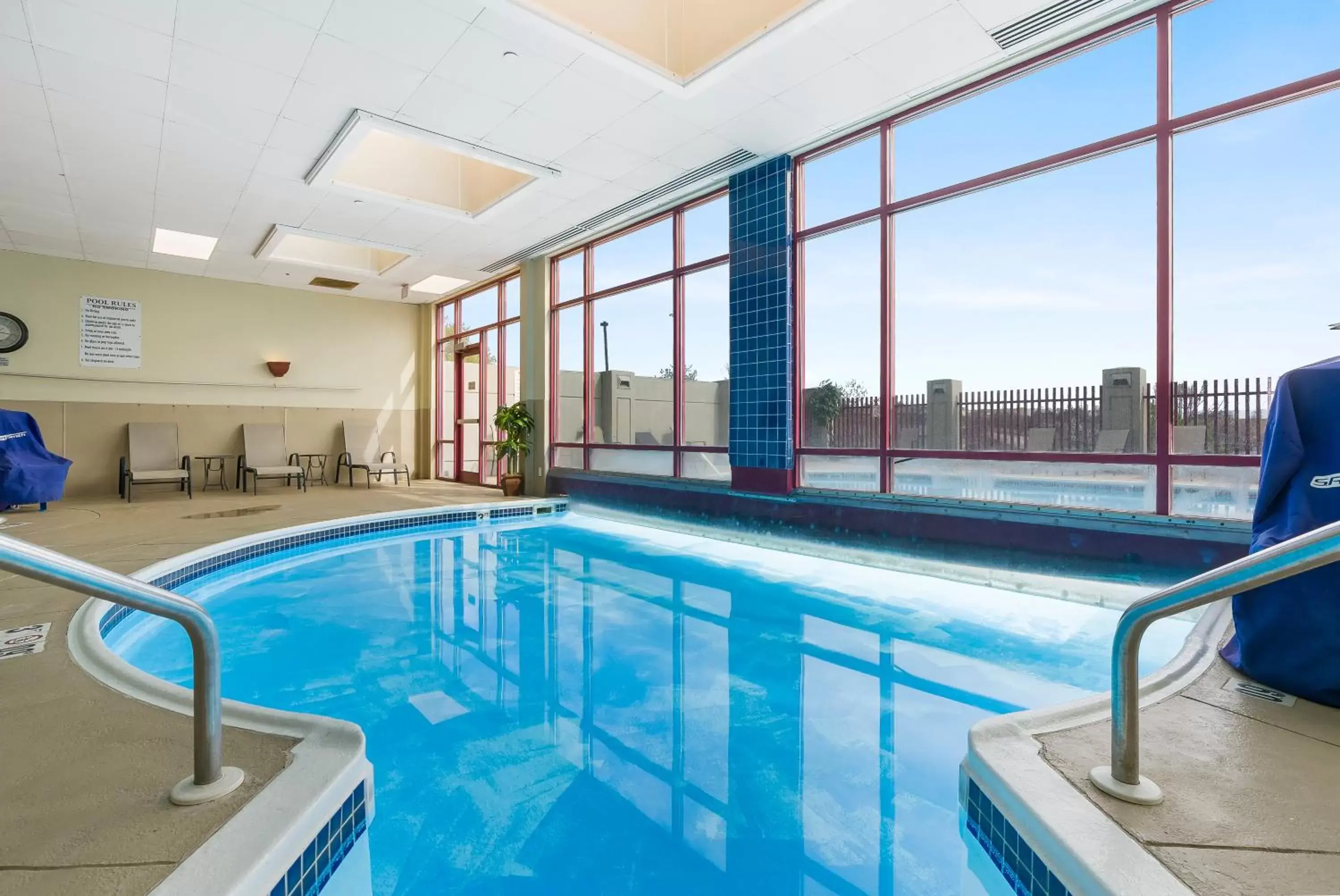 Swimming Pool in Thousand Hills Resort Hotel