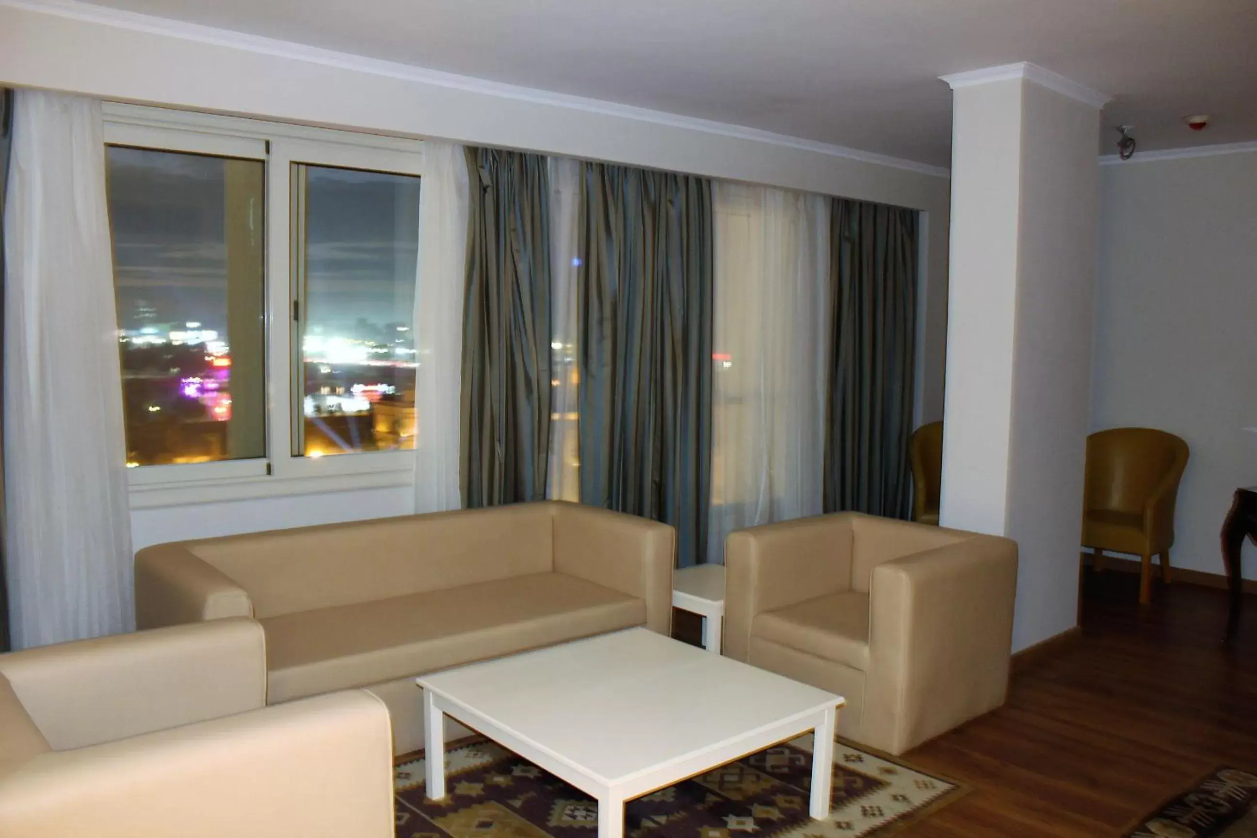 Living room, Seating Area in Cleopatra Hotel