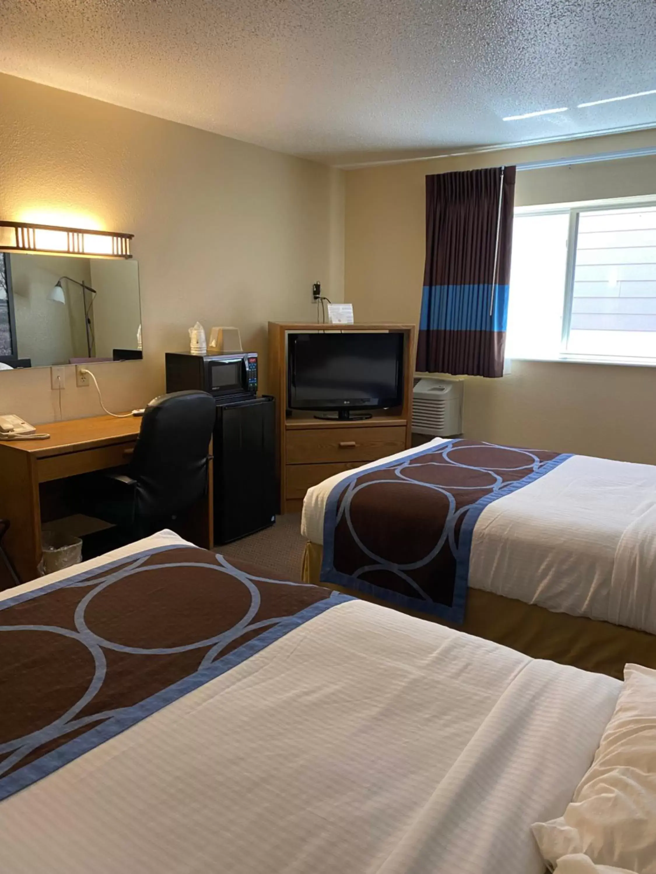 TV and multimedia, Bed in Super 8 by Wyndham Ogallala