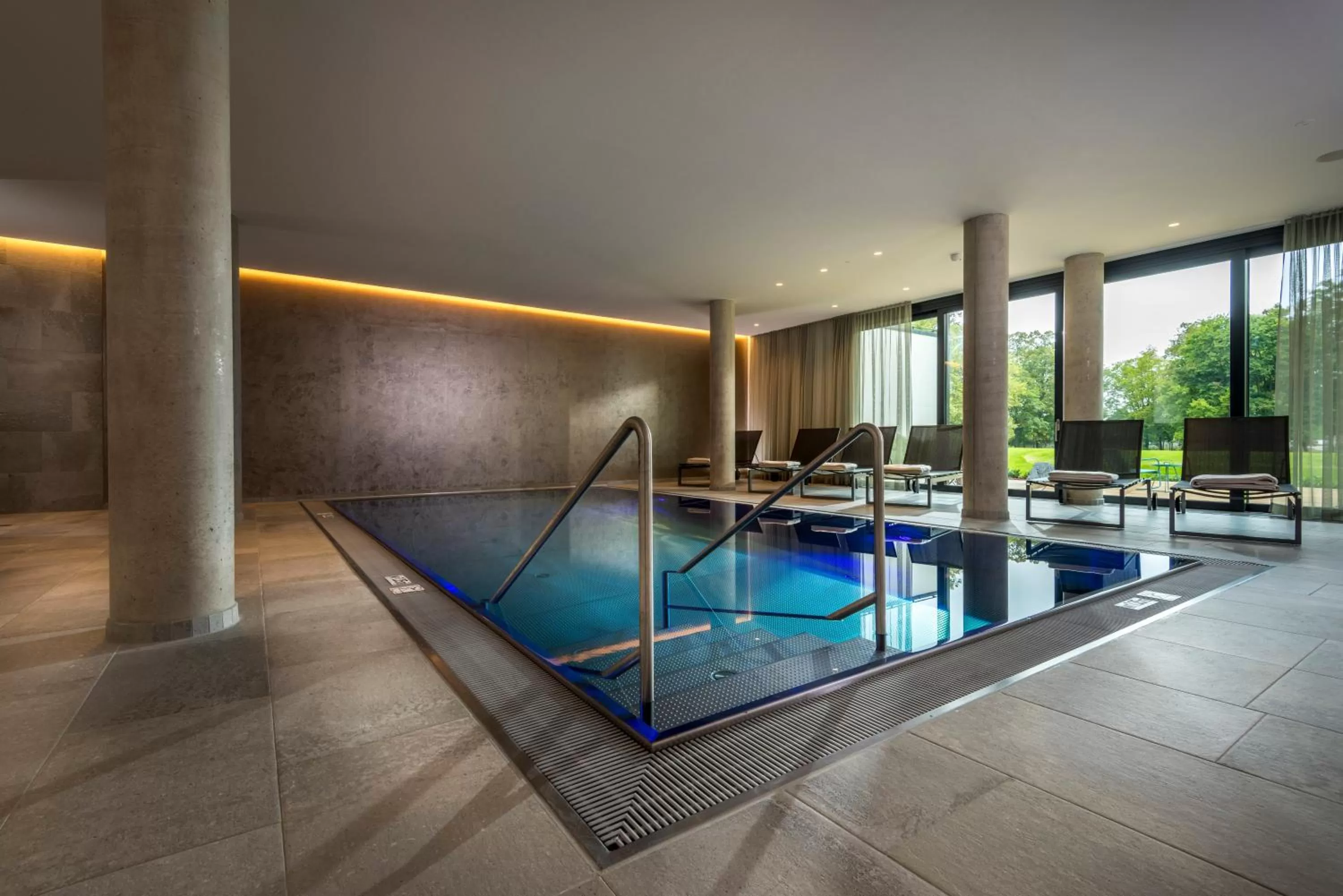 Swimming pool in Hotel Melchior Park