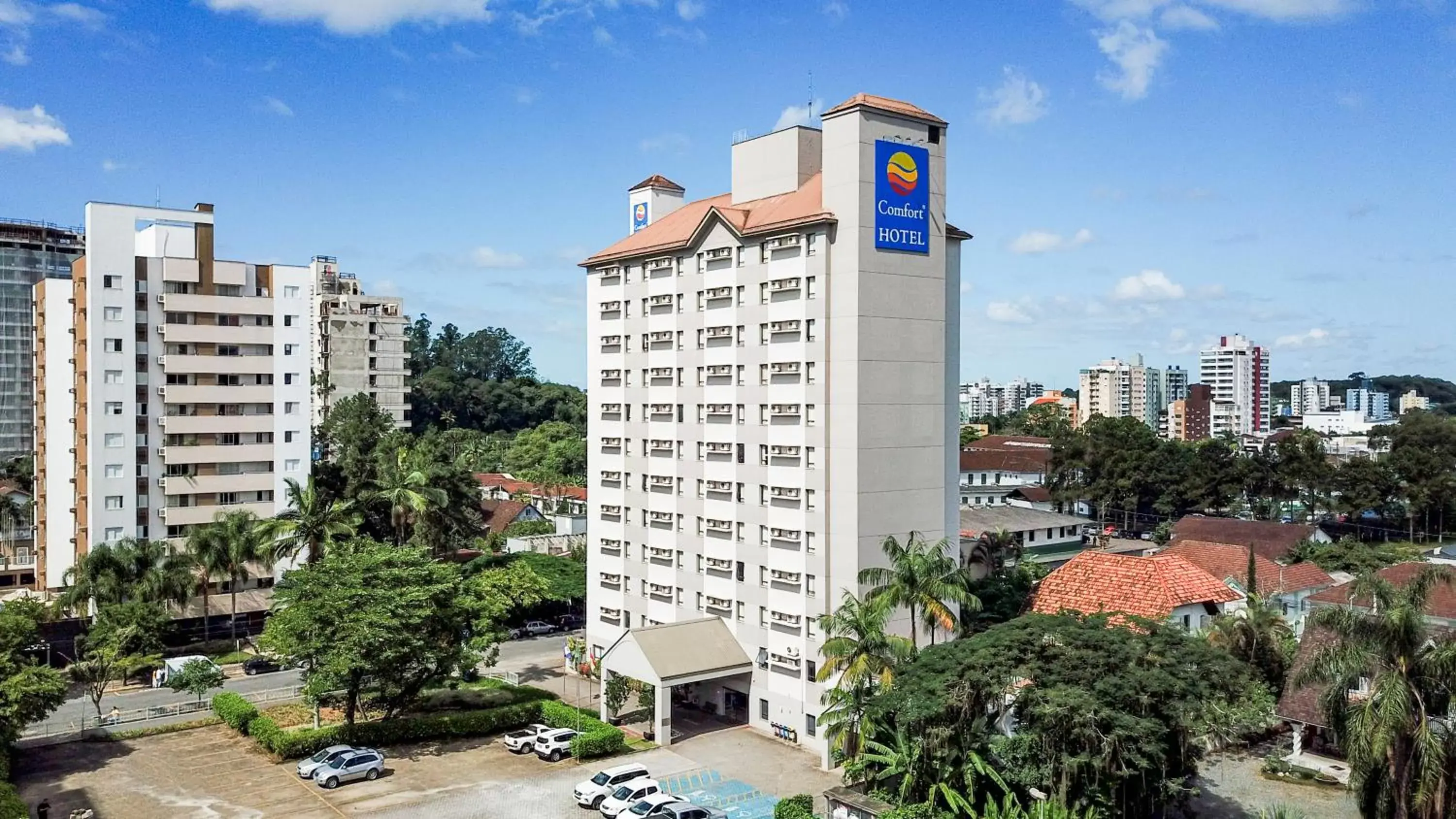 Property building in Comfort Hotel Joinville