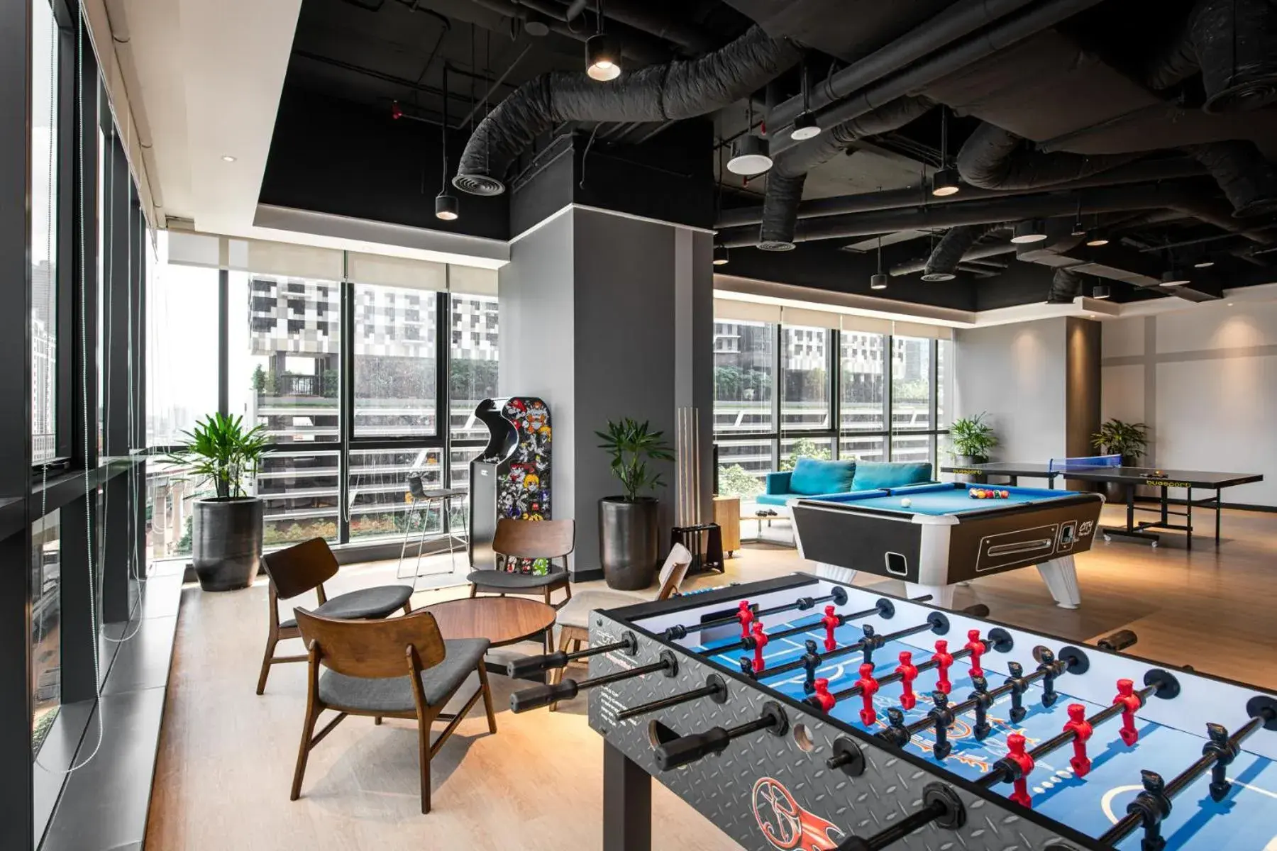 Game Room, Billiards in Komune Living