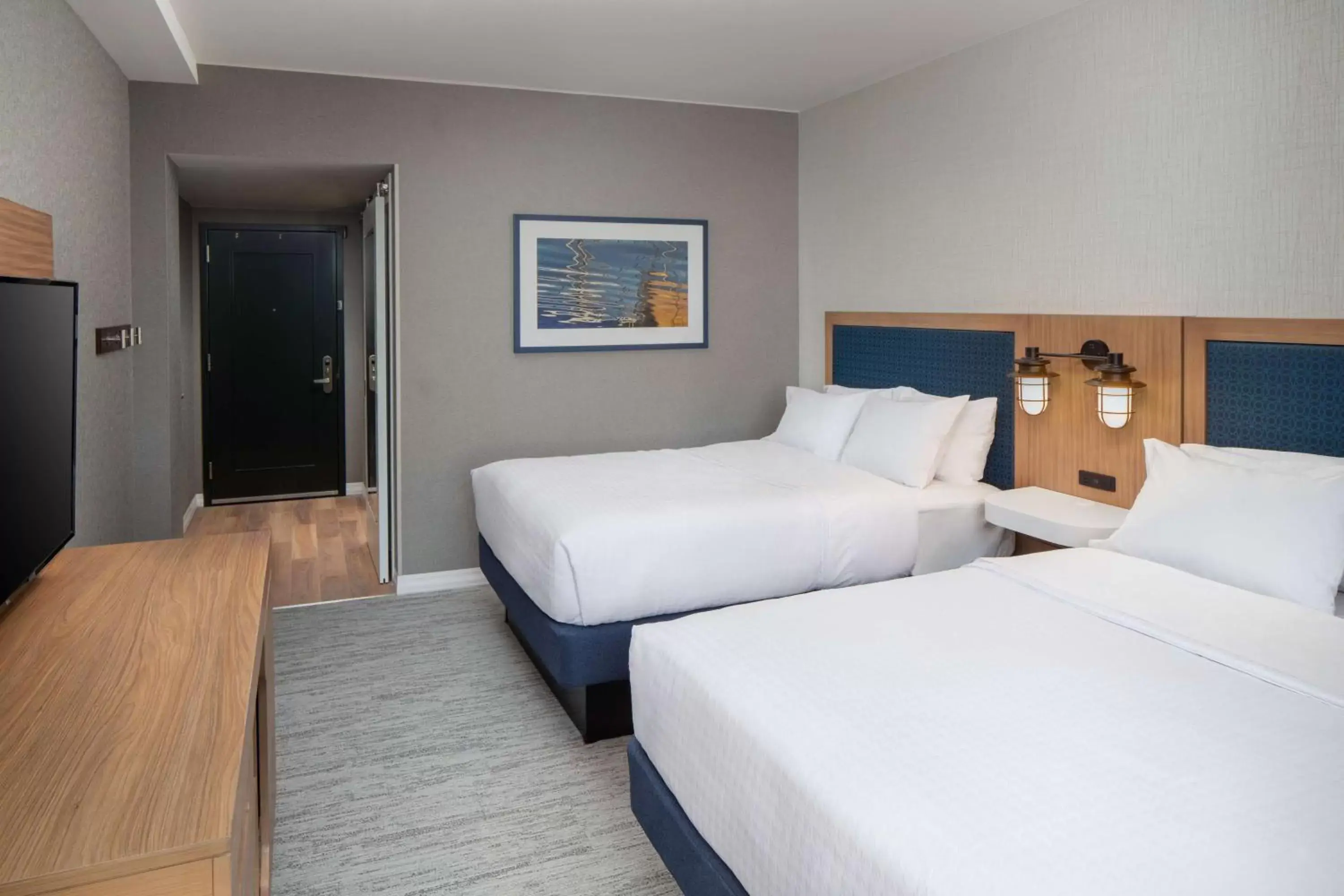 Bedroom, Bed in Hampton Inn Boston Seaport District
