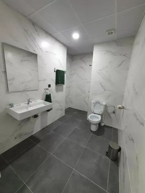 Bathroom in Guggenheim Riverview 5 Bedrooms