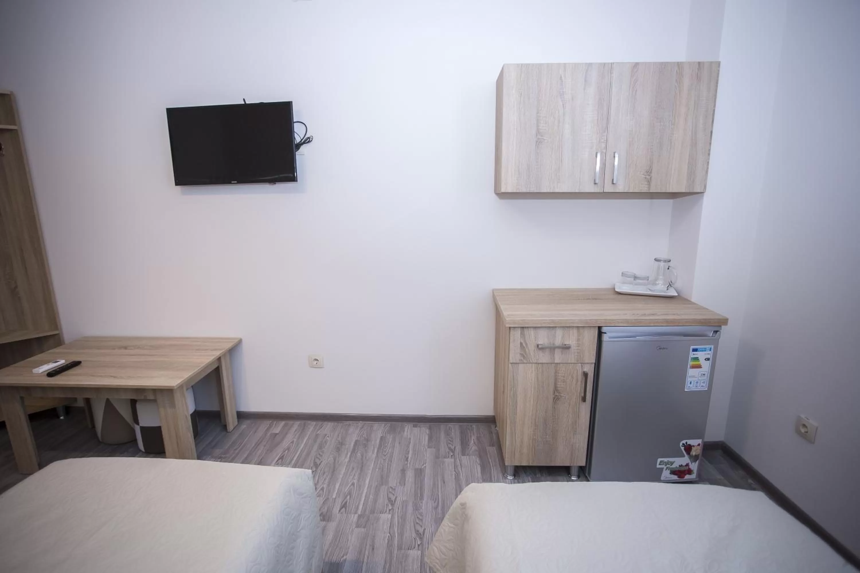 Coffee/tea facilities, TV/Entertainment Center in Hotel Garanti