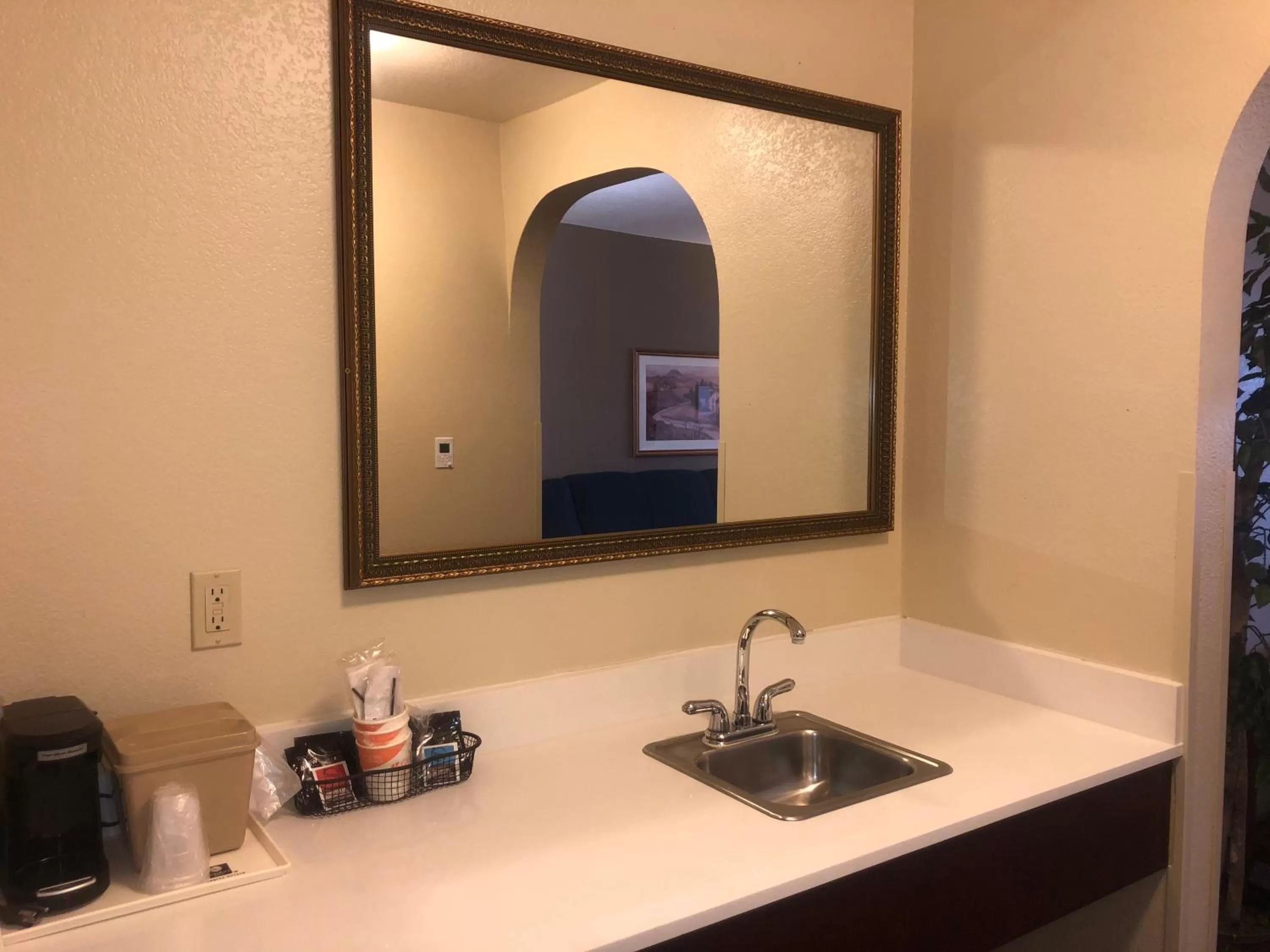Kitchen or kitchenette in Comfort Inn & Suites Ukiah Mendocino County