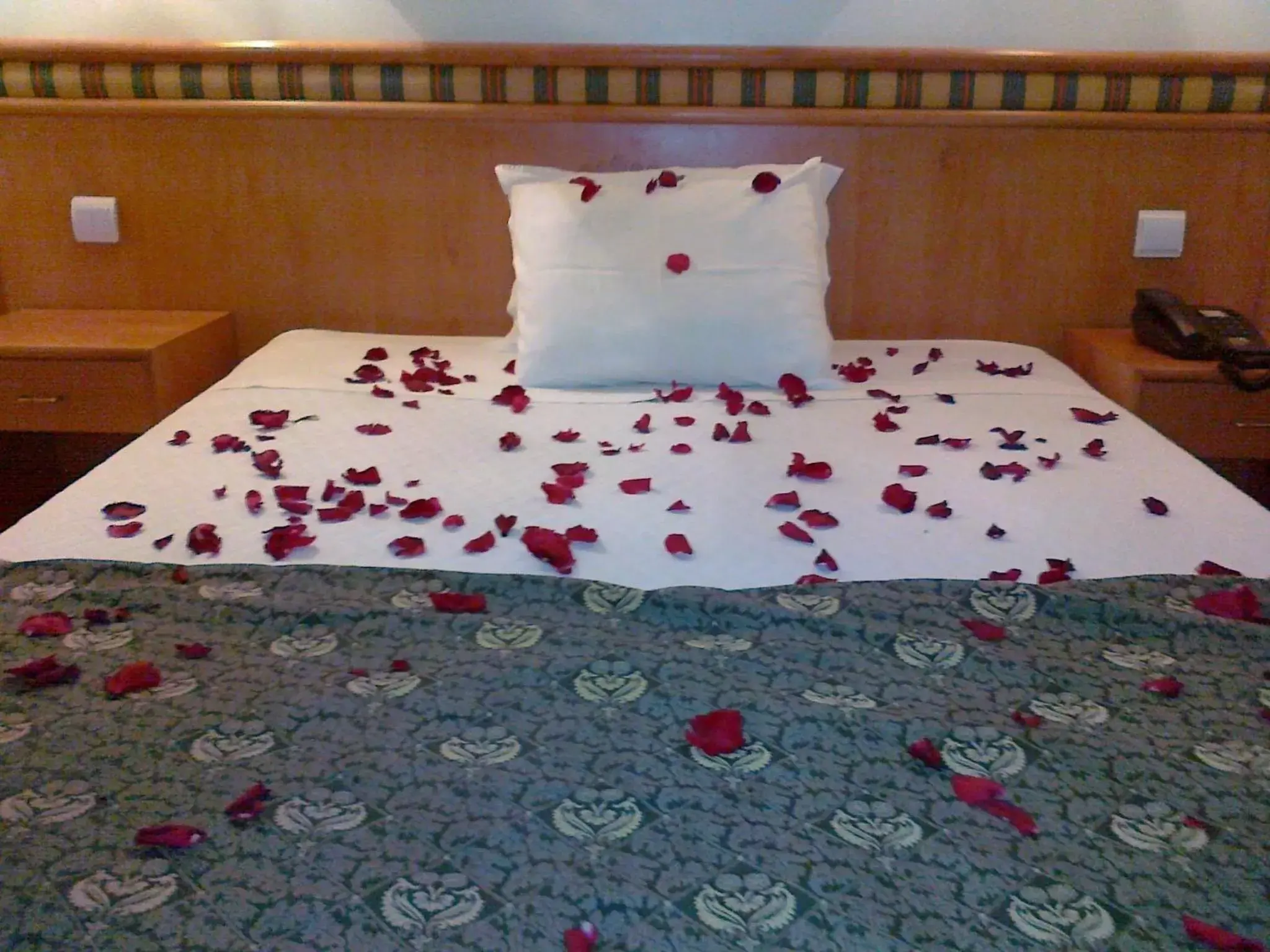 Bed in Real Caparica Hotel