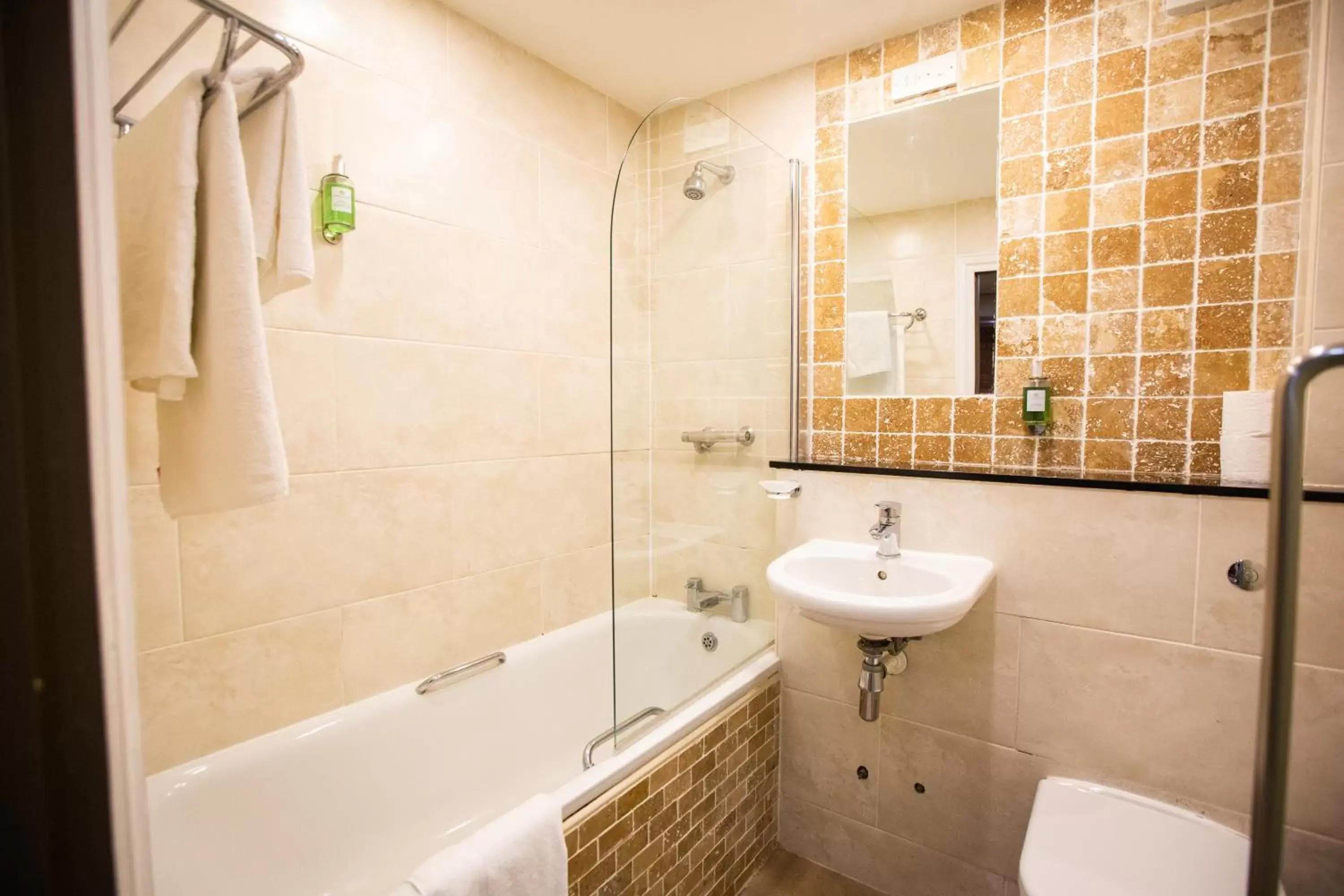 Bathroom in The Crown Hotel Bawtry-Doncaster
