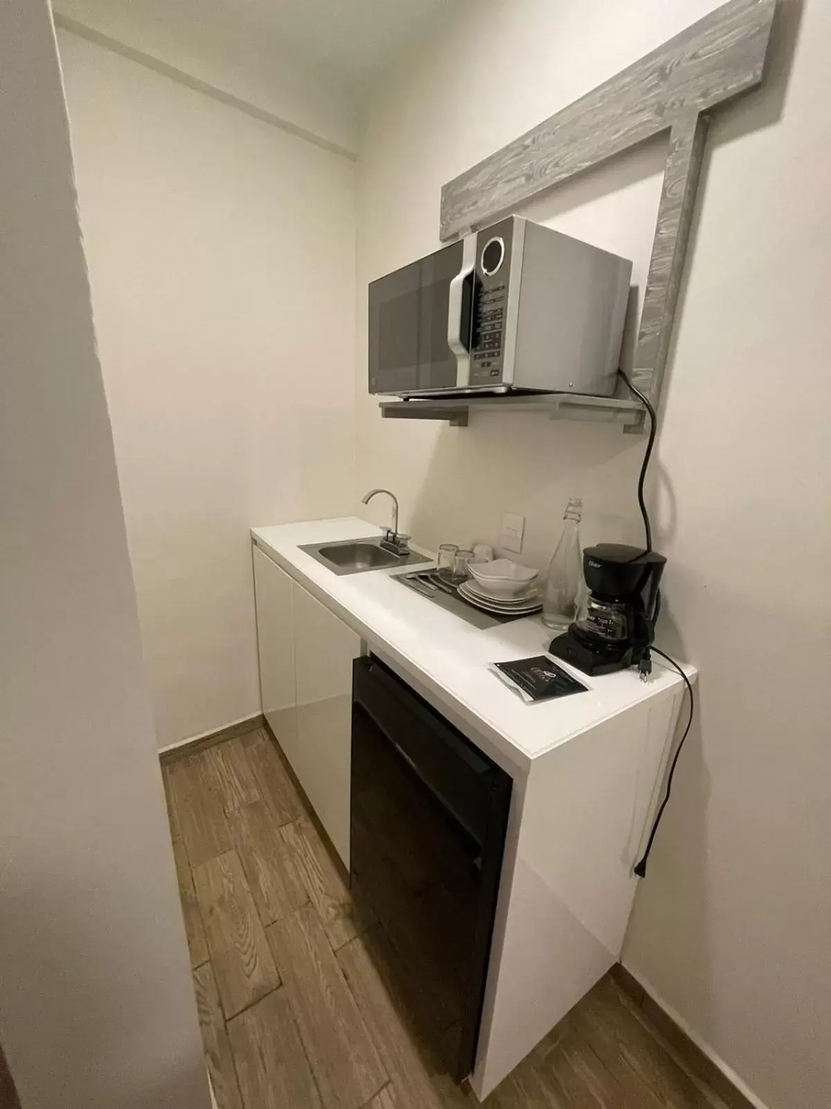 Kitchen/Kitchenette in Capital Suites