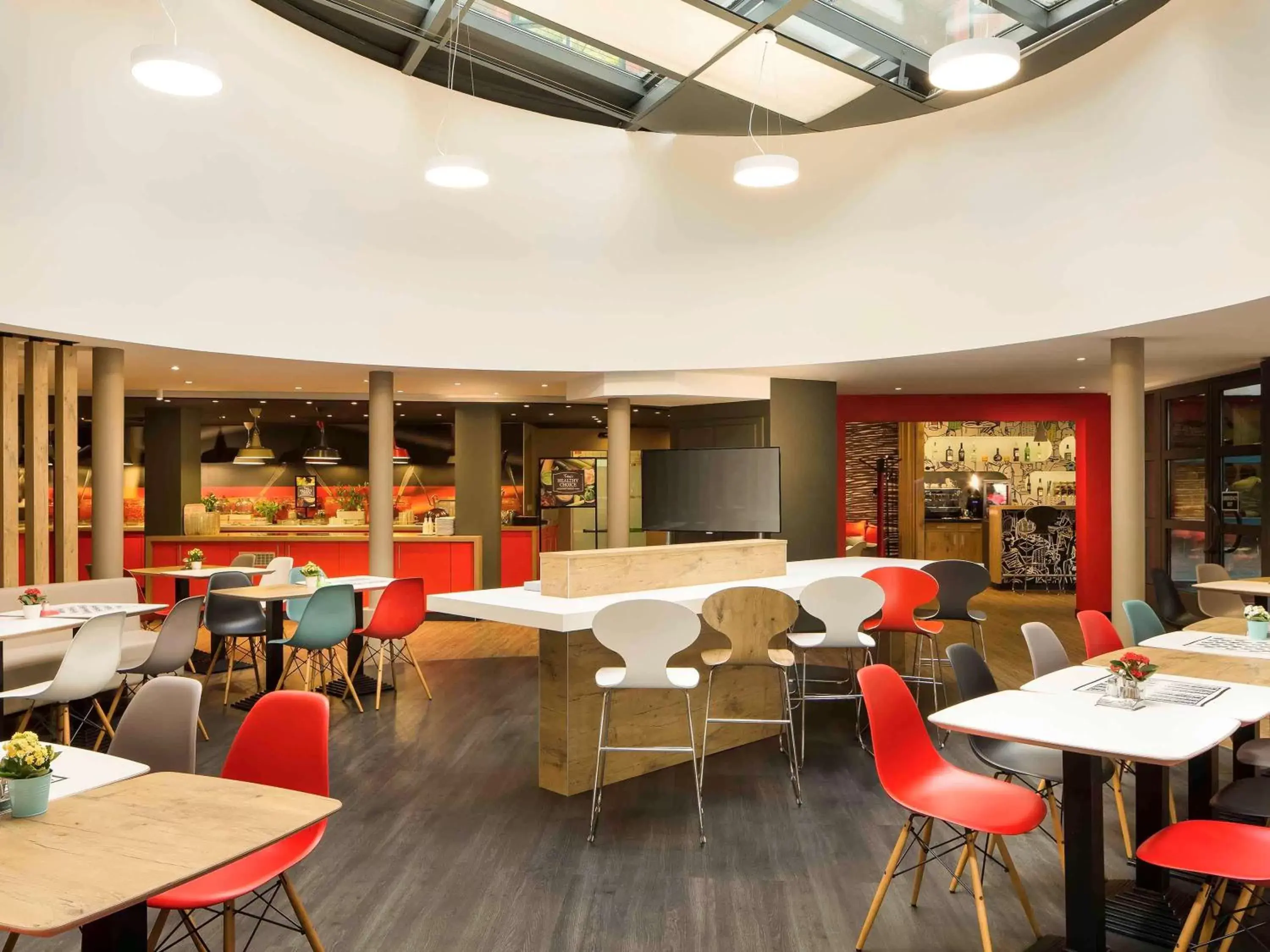 Lounge or bar, Restaurant/Places to Eat in Ibis Budapest Heroes Square