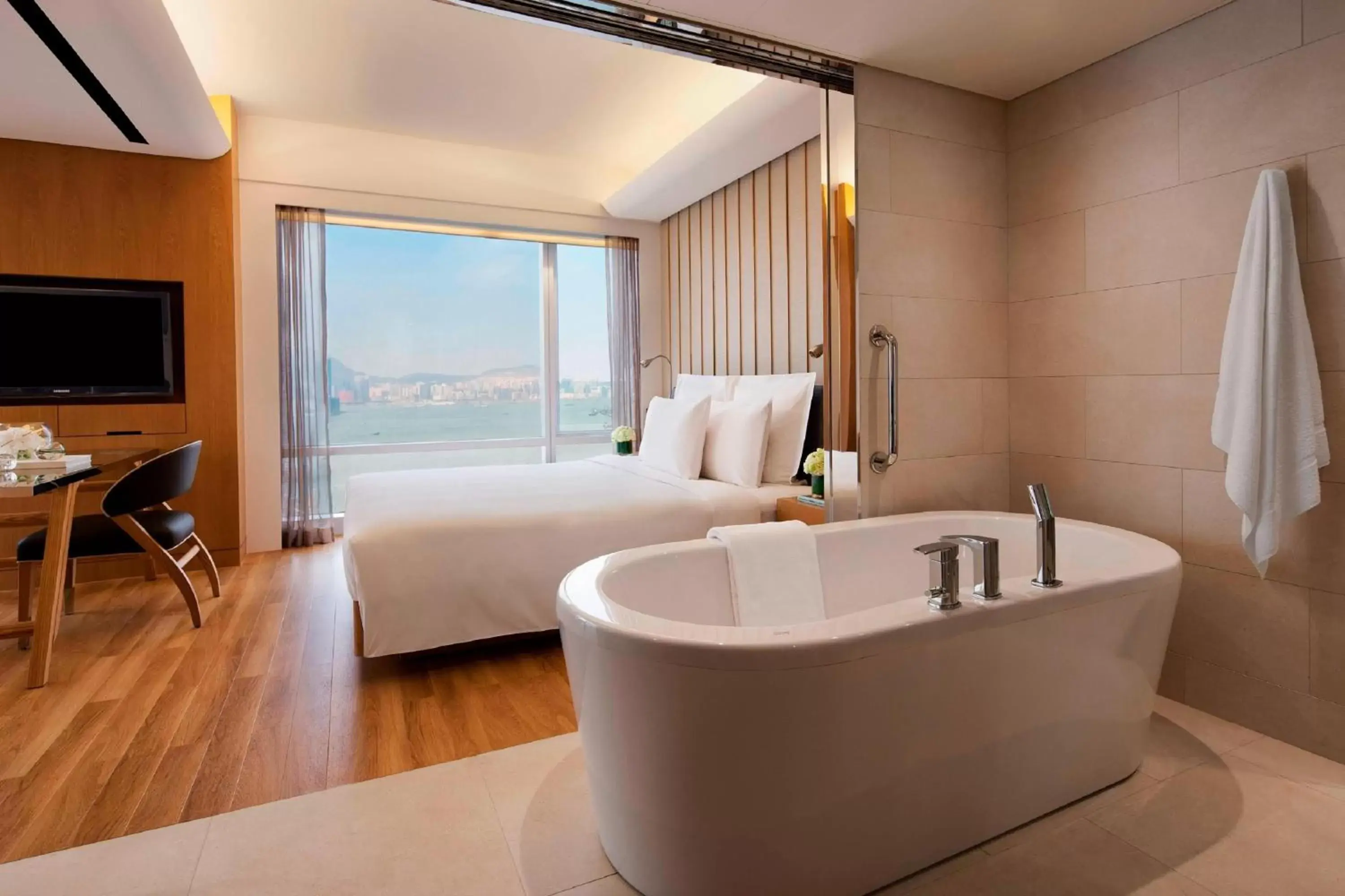 Bathroom in Renaissance Hong Kong Harbour View Hotel