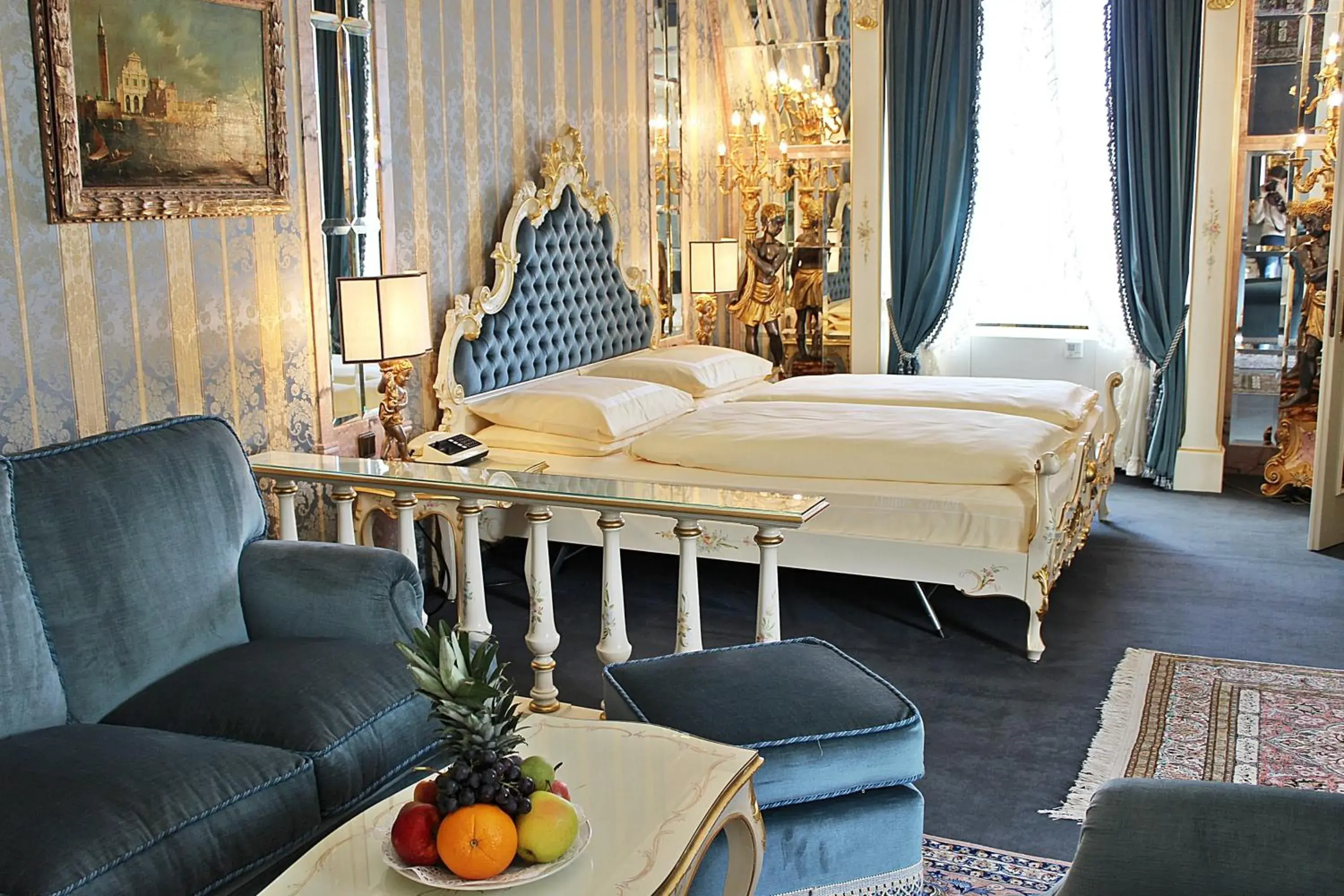 Seating area, Bed in Hotel Palais Porcia